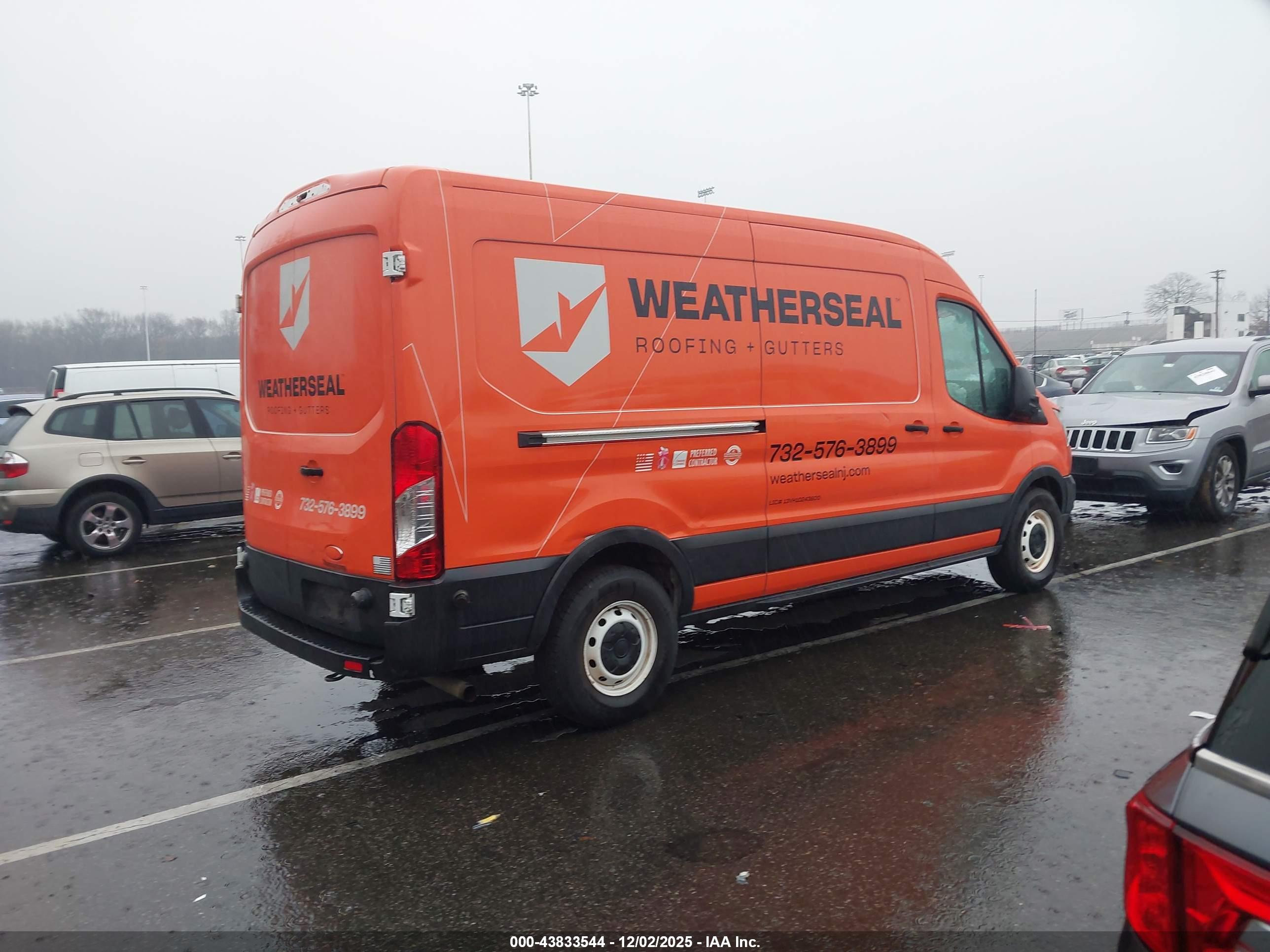 FORD TRANSIT-250 image 4