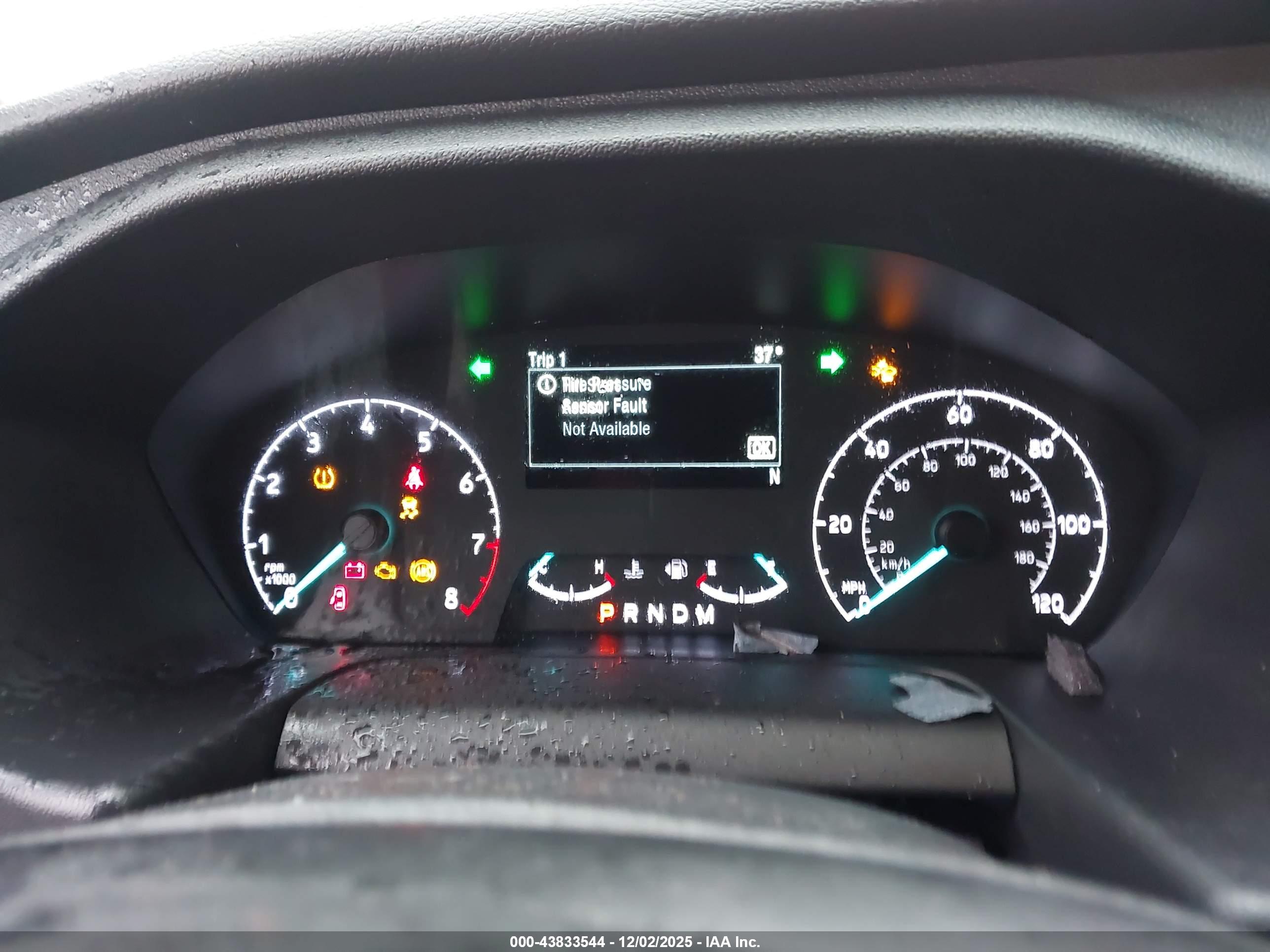 FORD TRANSIT-250 image 7