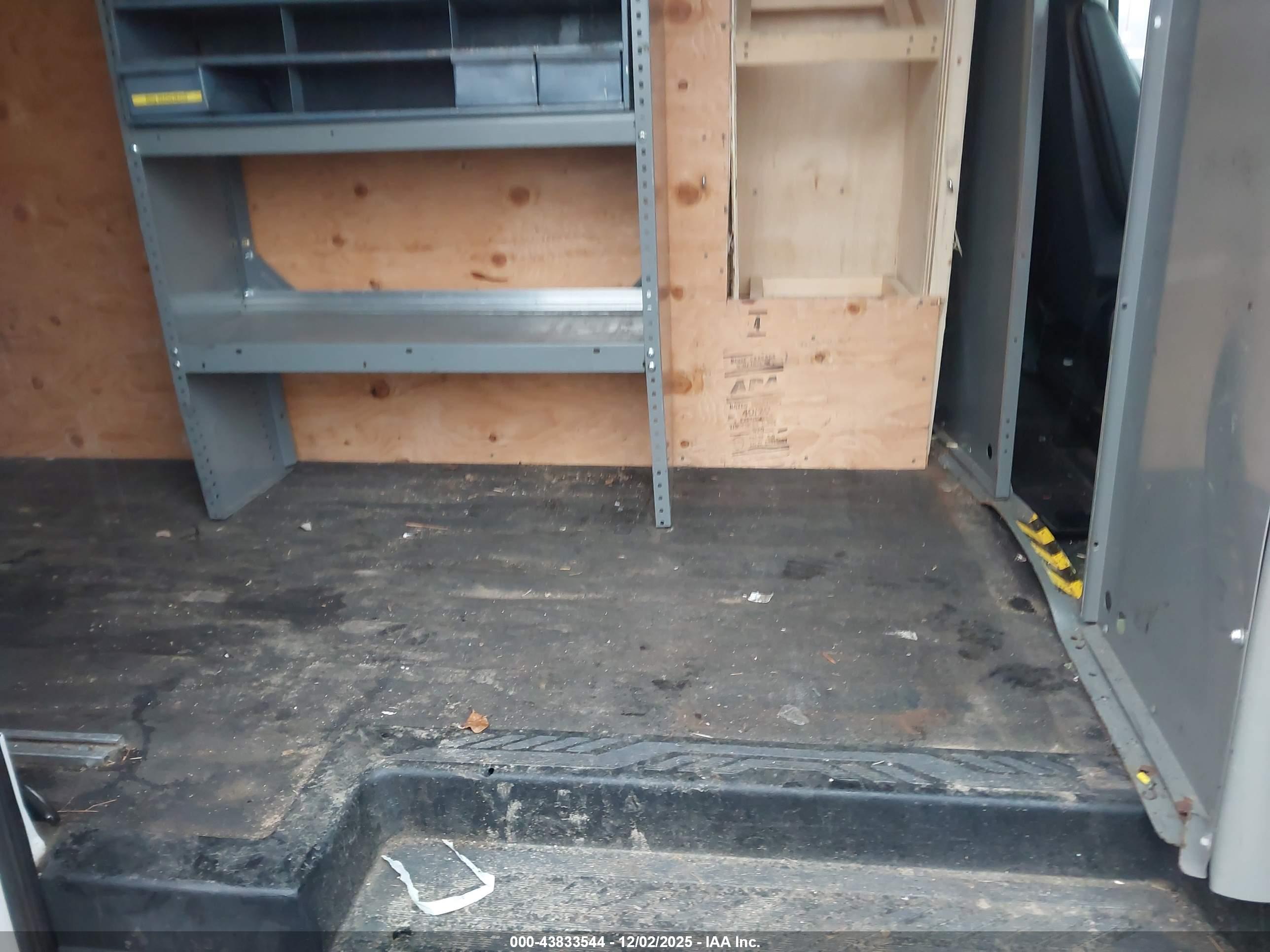 FORD TRANSIT-250 image 8