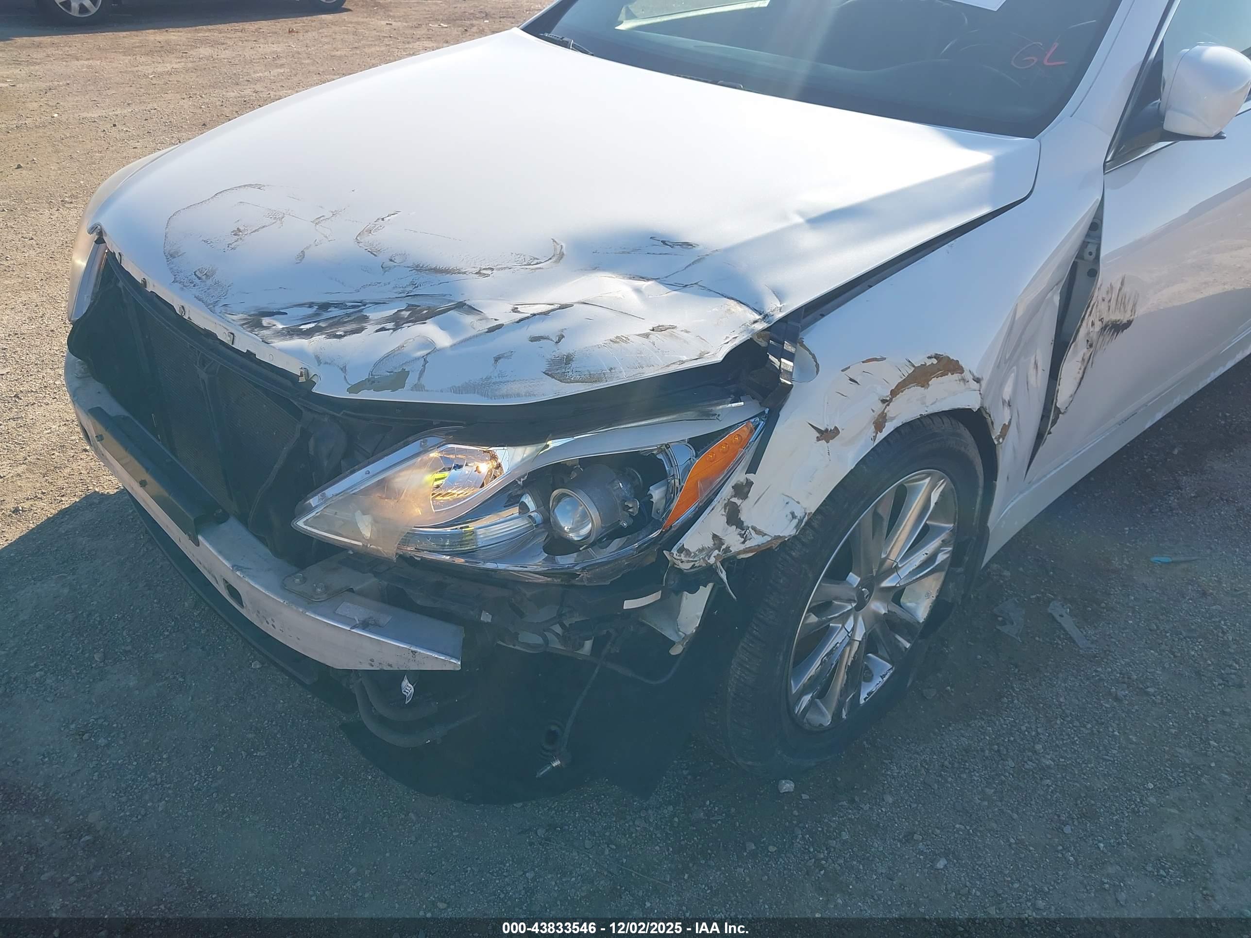 HYUNDAI GENESIS image 6