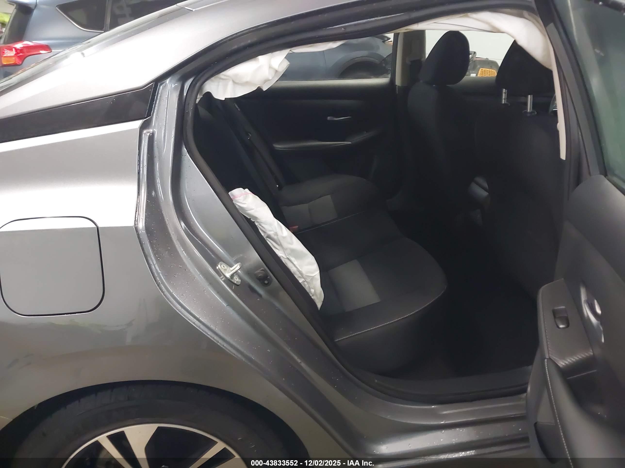 NISSAN SENTRA image 8