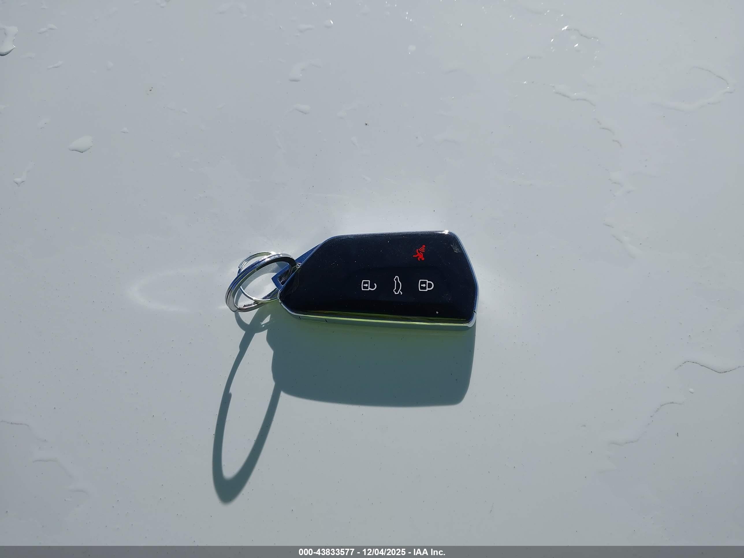 VOLKSWAGEN ID.4 image 11