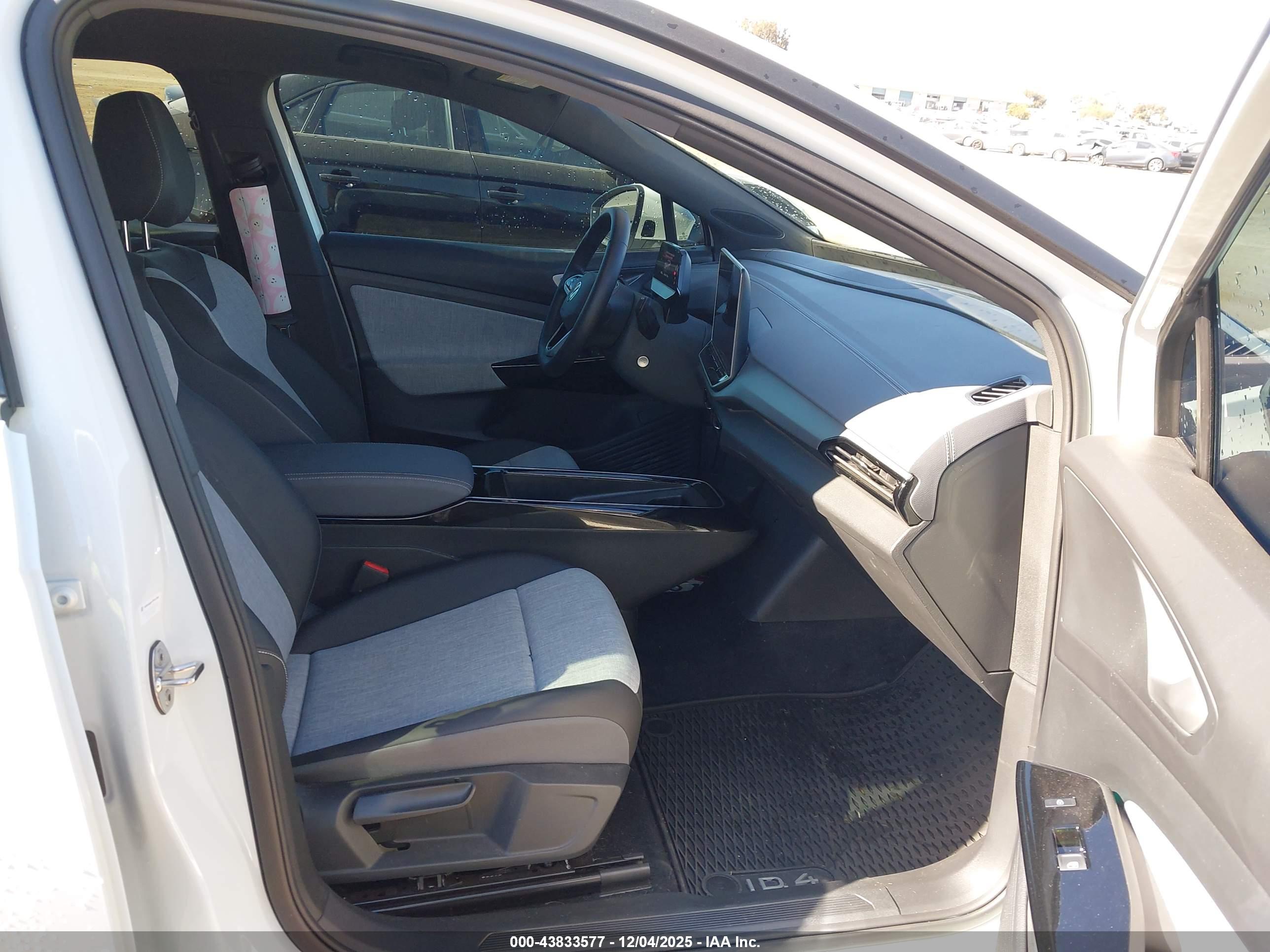 VOLKSWAGEN ID.4 image 5