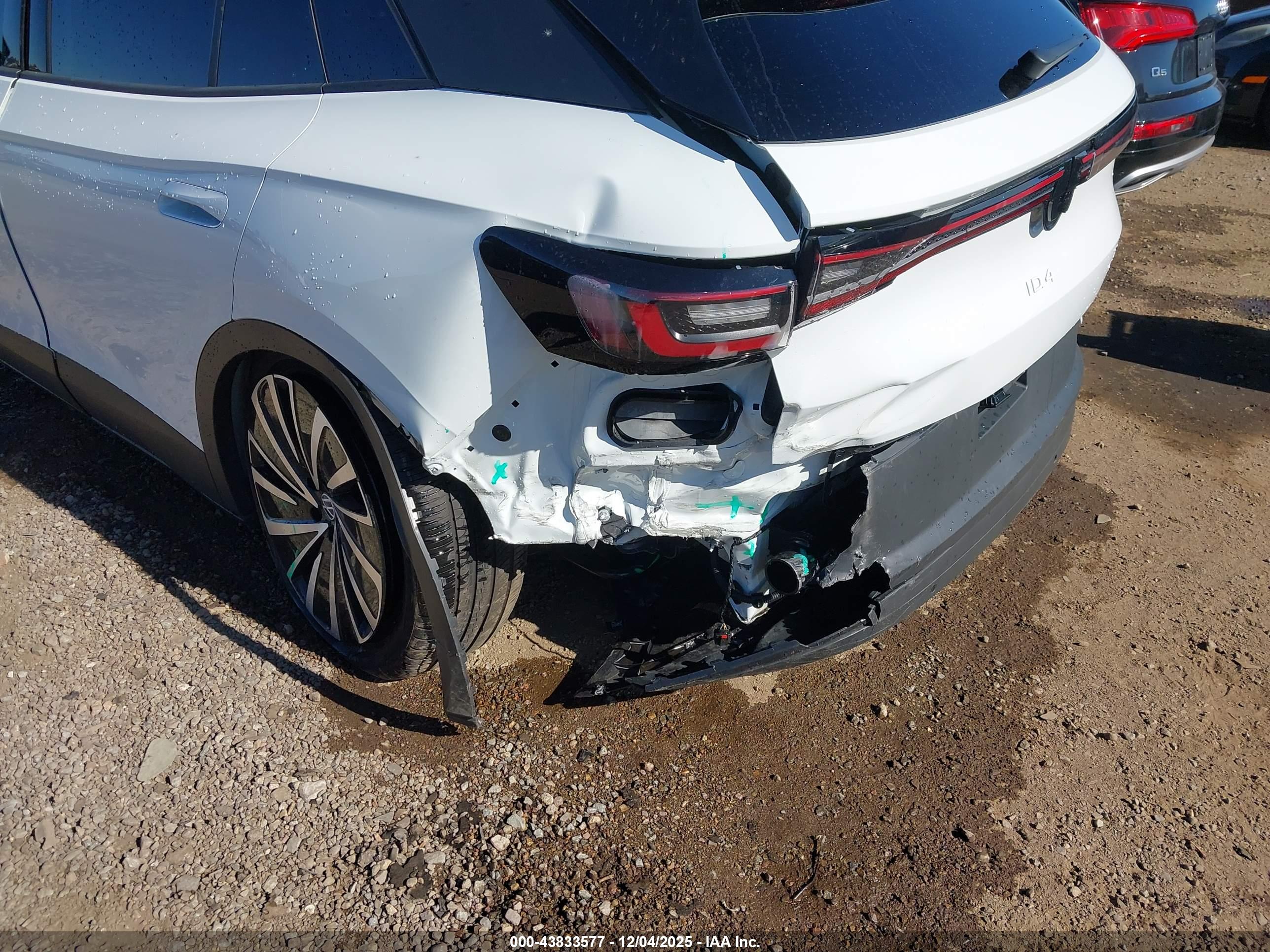VOLKSWAGEN ID.4 image 6