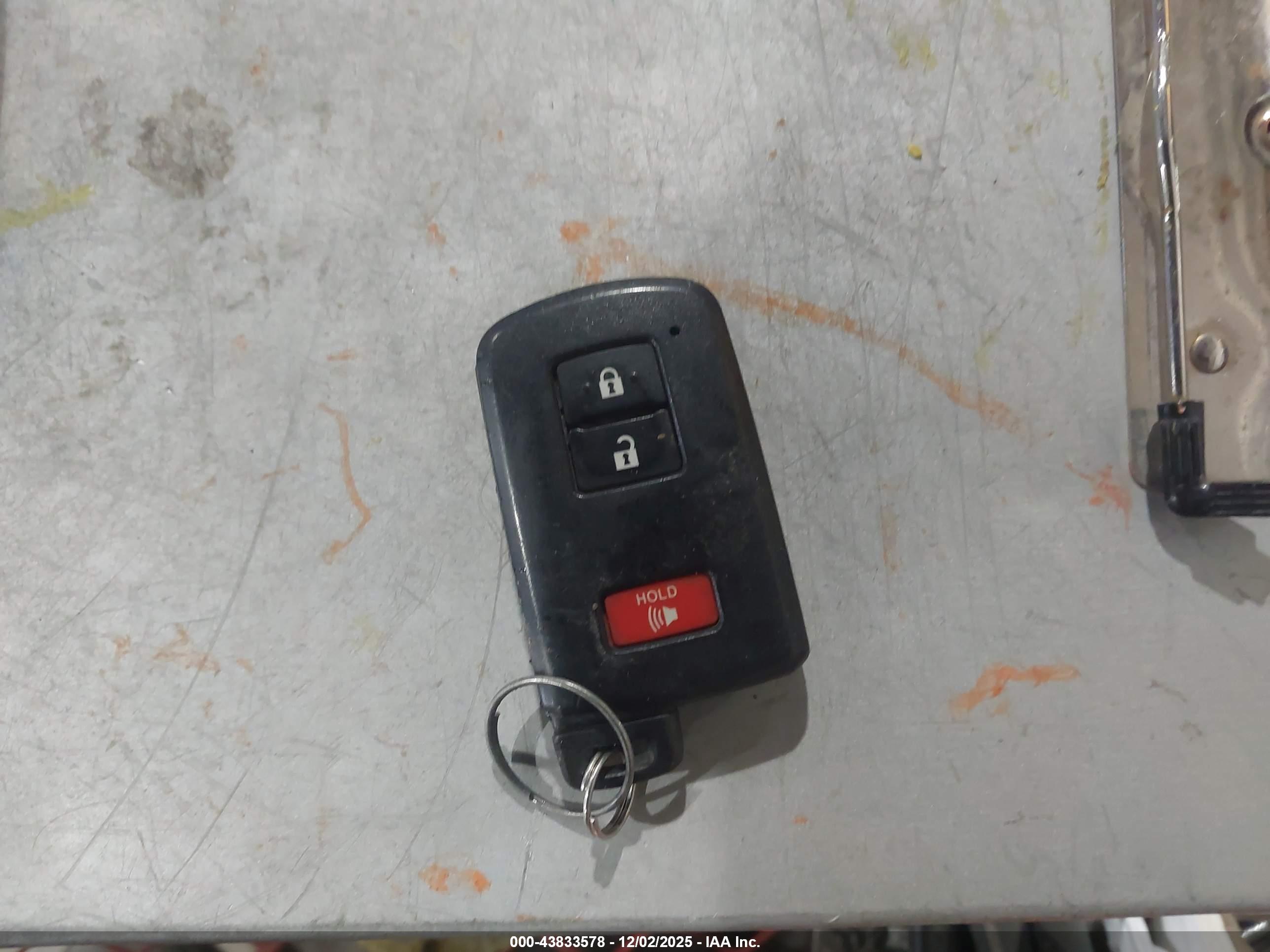 TOYOTA PRIUS image 11