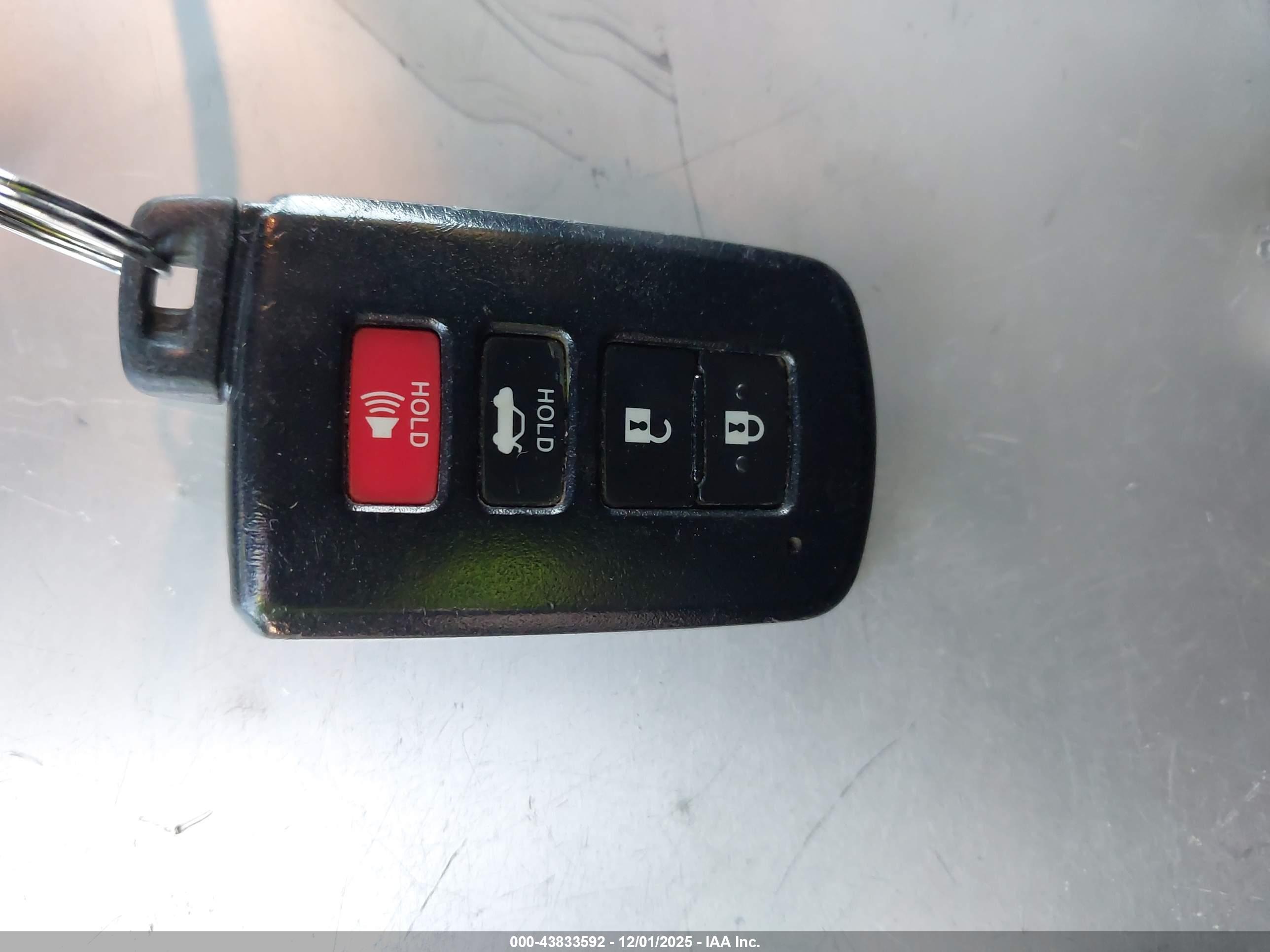 TOYOTA CAMRY image 11