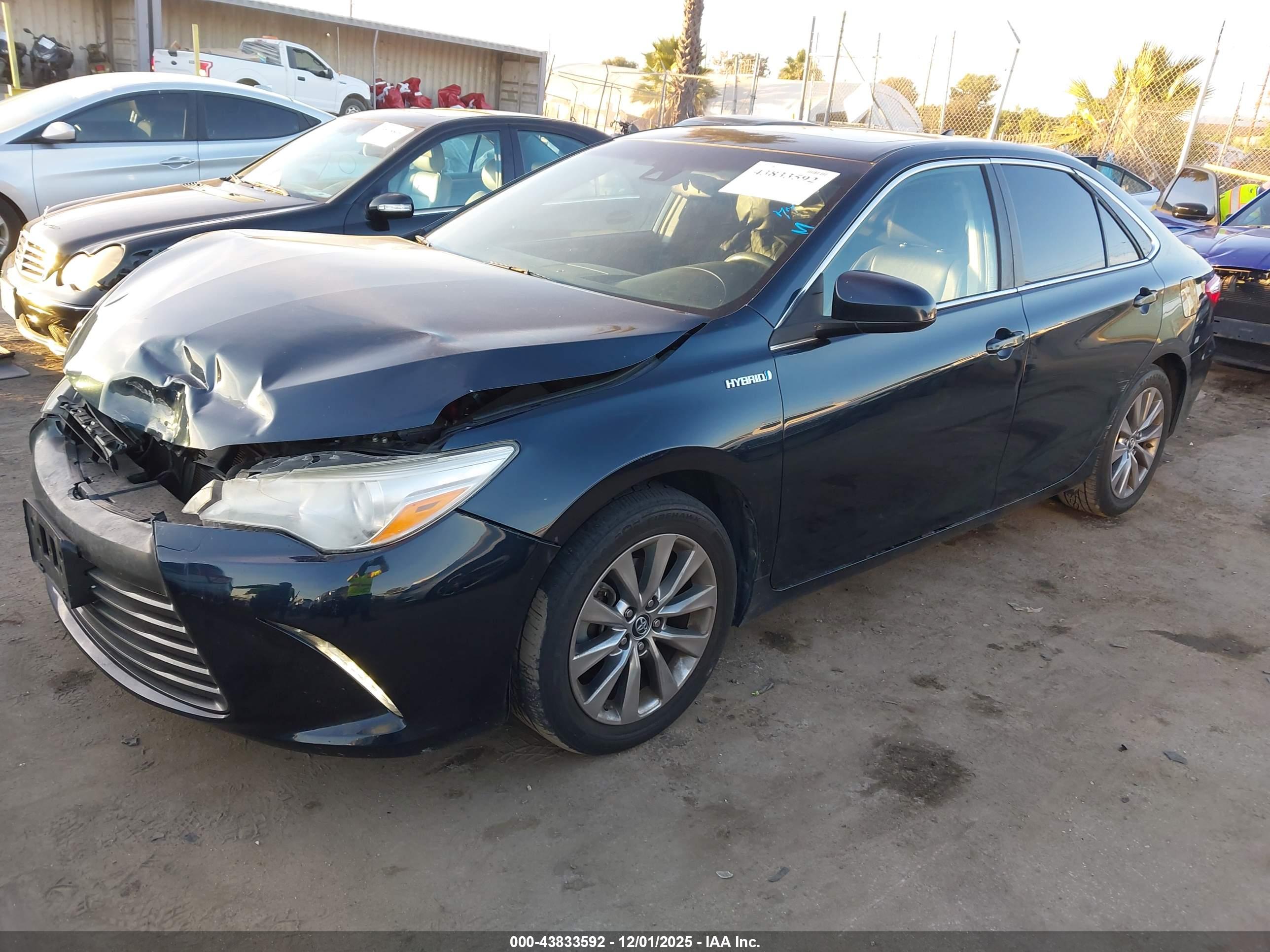 TOYOTA CAMRY image 2