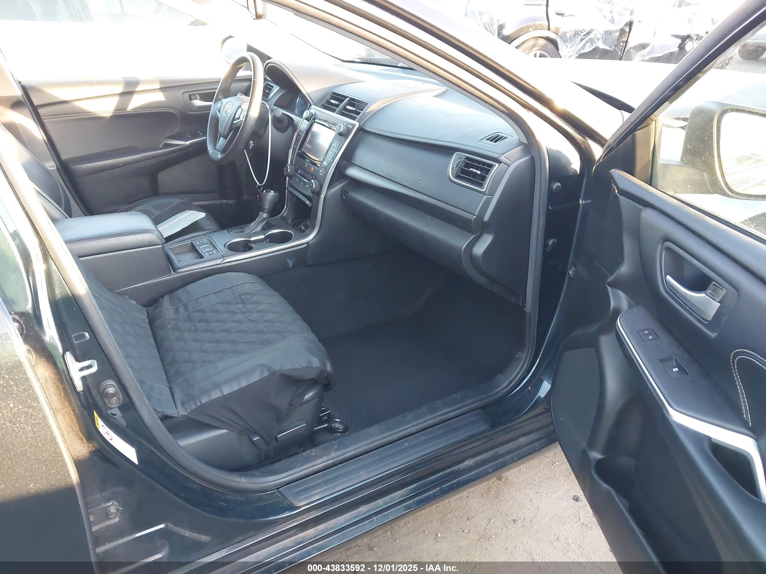 TOYOTA CAMRY image 5