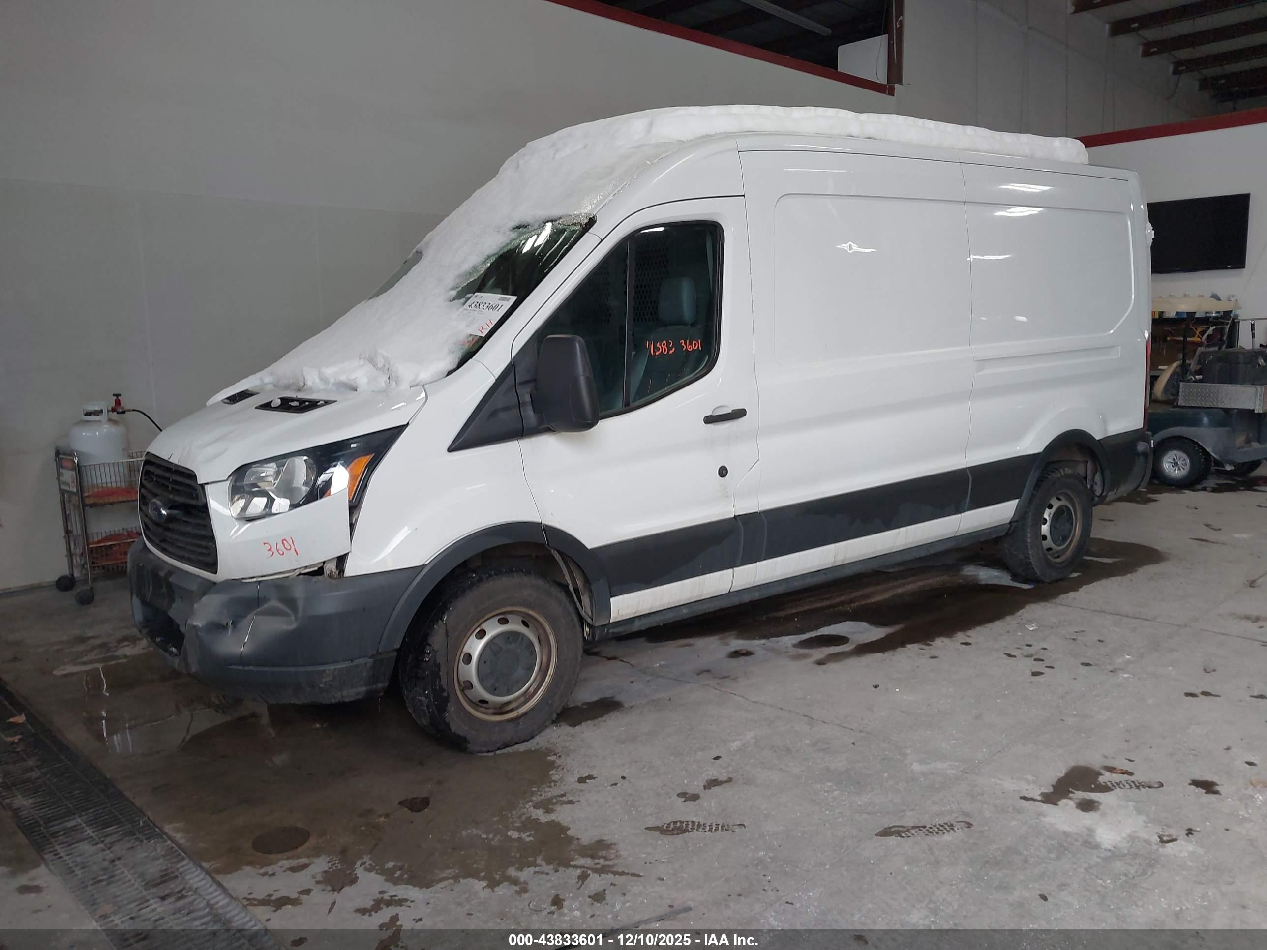 FORD TRANSIT-250 image 2