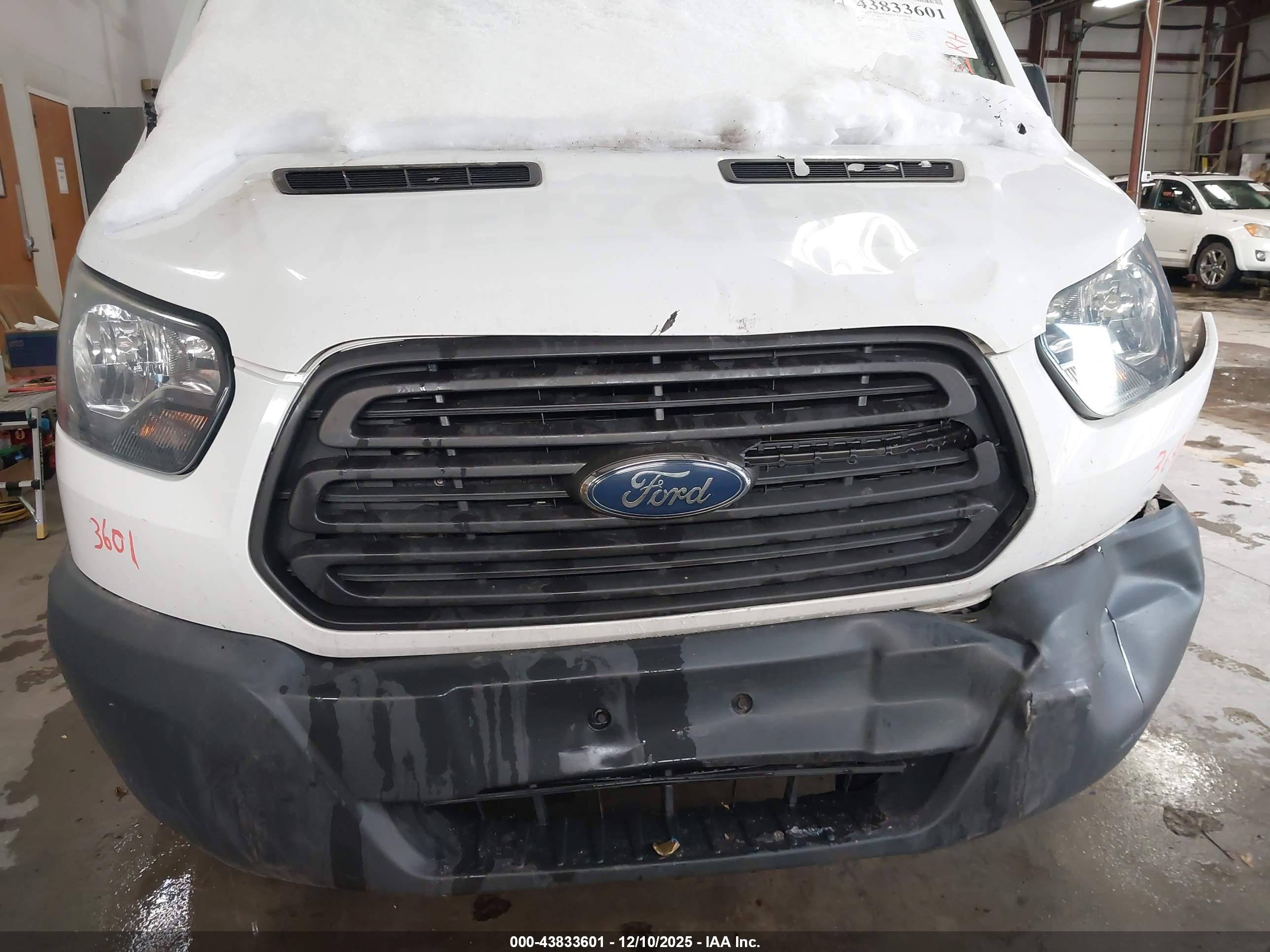 FORD TRANSIT-250 image 6