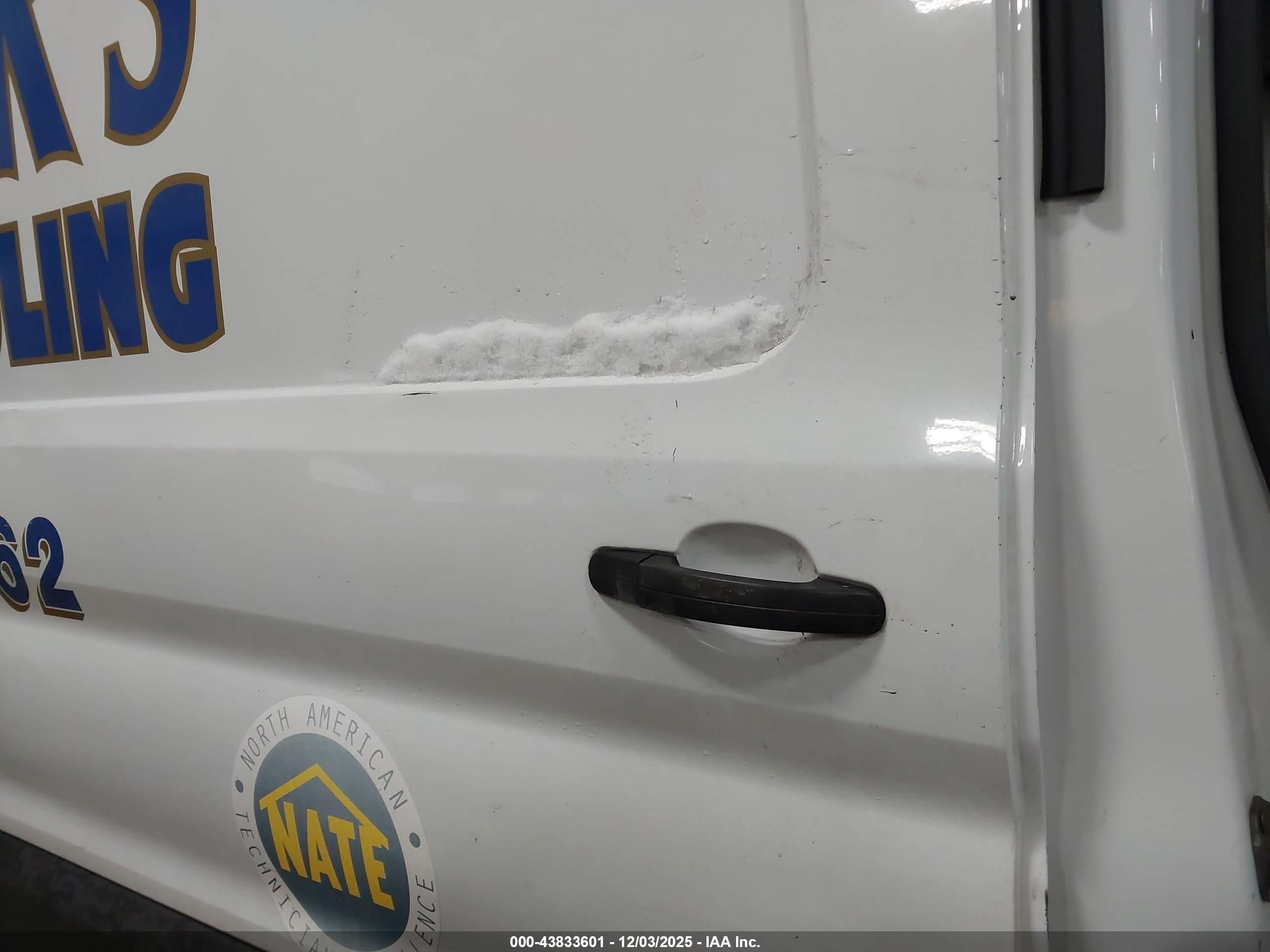 FORD TRANSIT-250 image 8