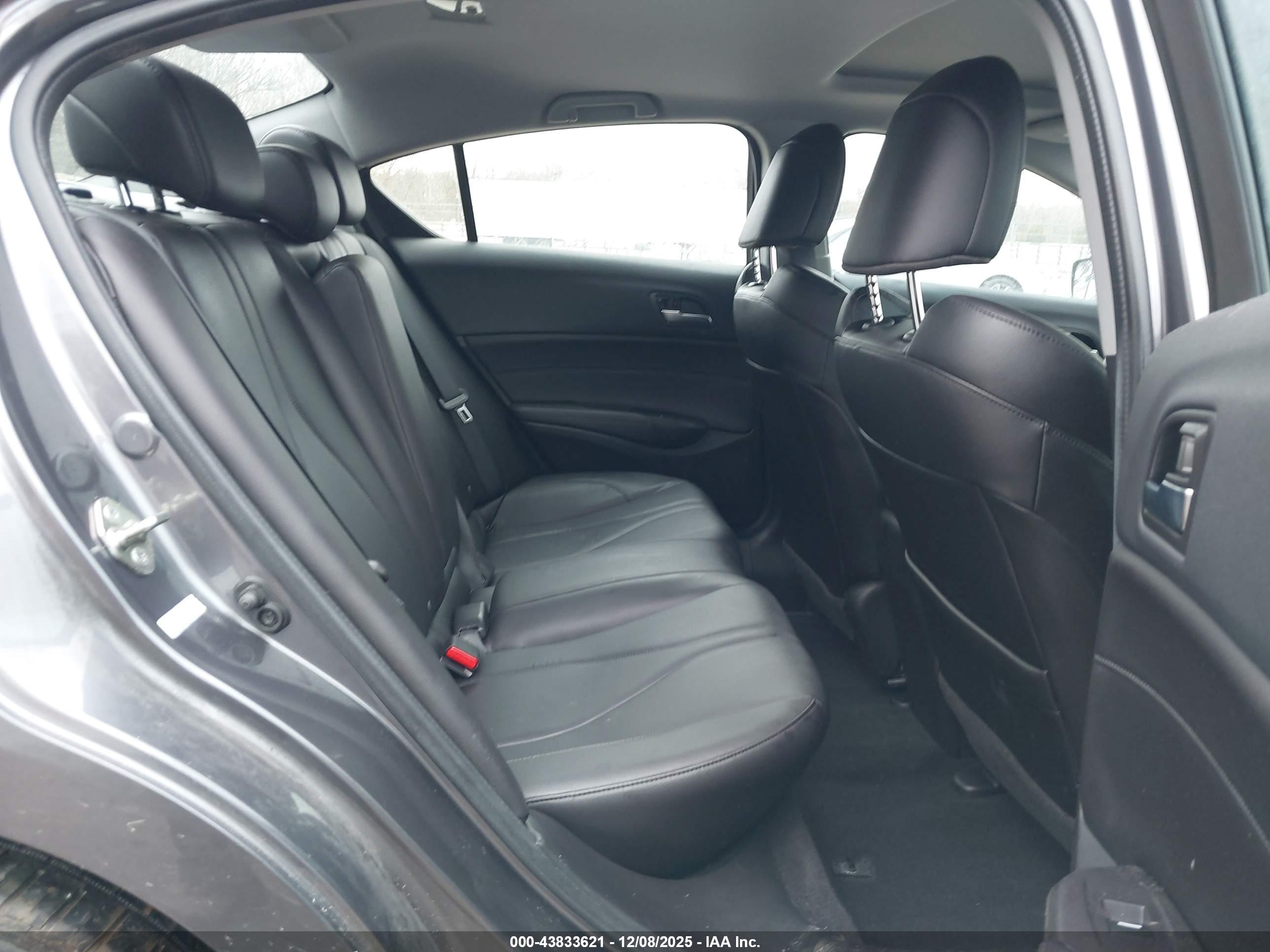ACURA ILX image 8