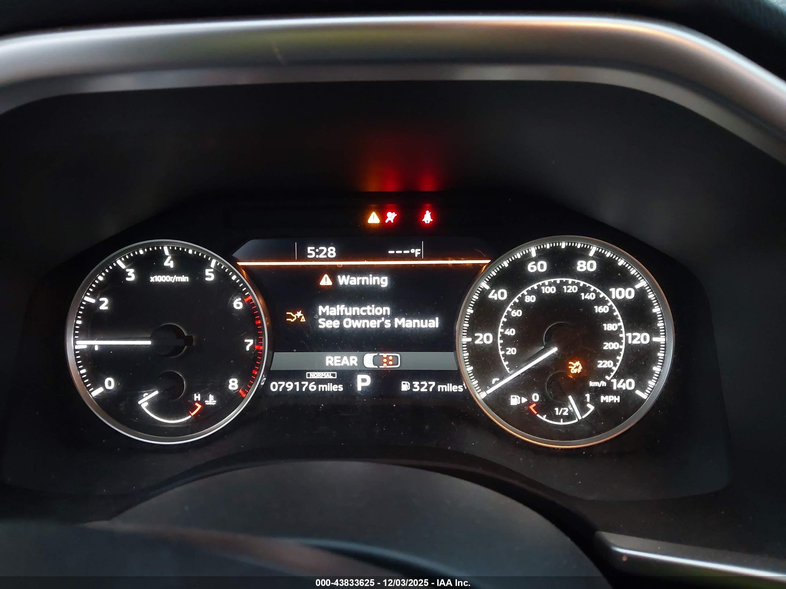 MITSUBISHI OUTLANDER image 7