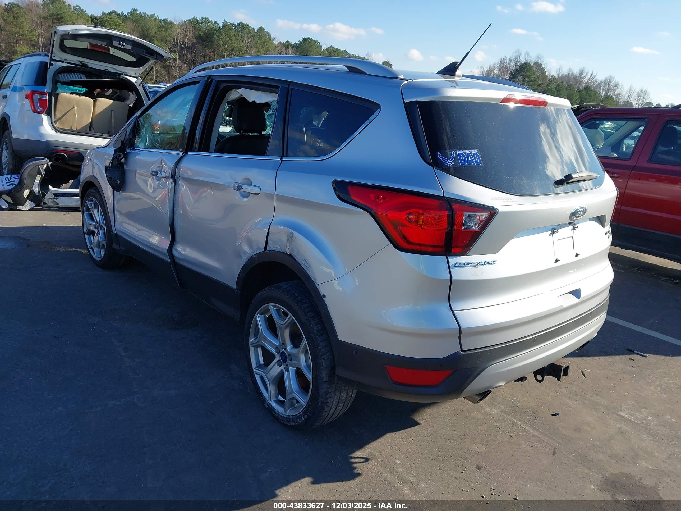 FORD ESCAPE image 3