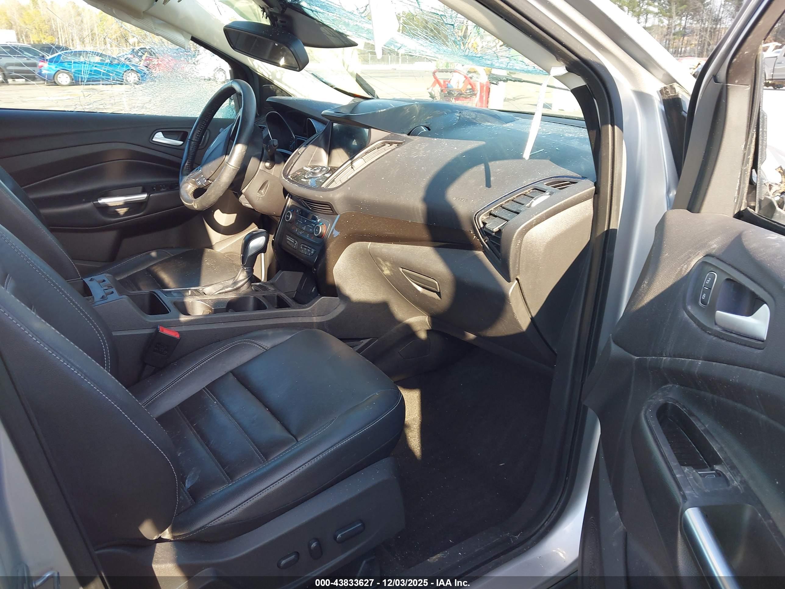 FORD ESCAPE image 5