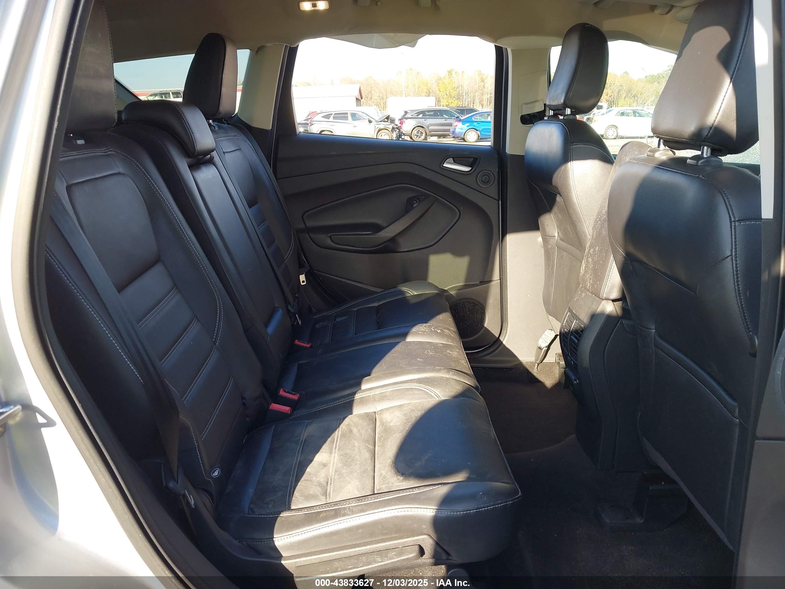 FORD ESCAPE image 8
