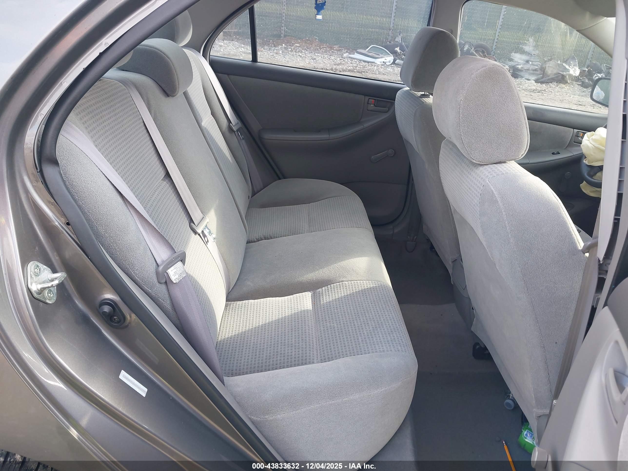 TOYOTA COROLLA image 8