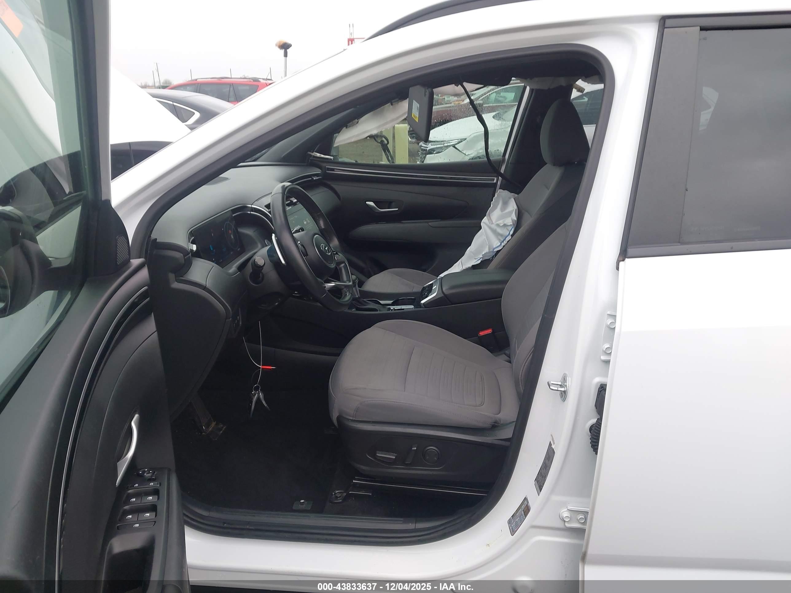 HYUNDAI SANTA image 5