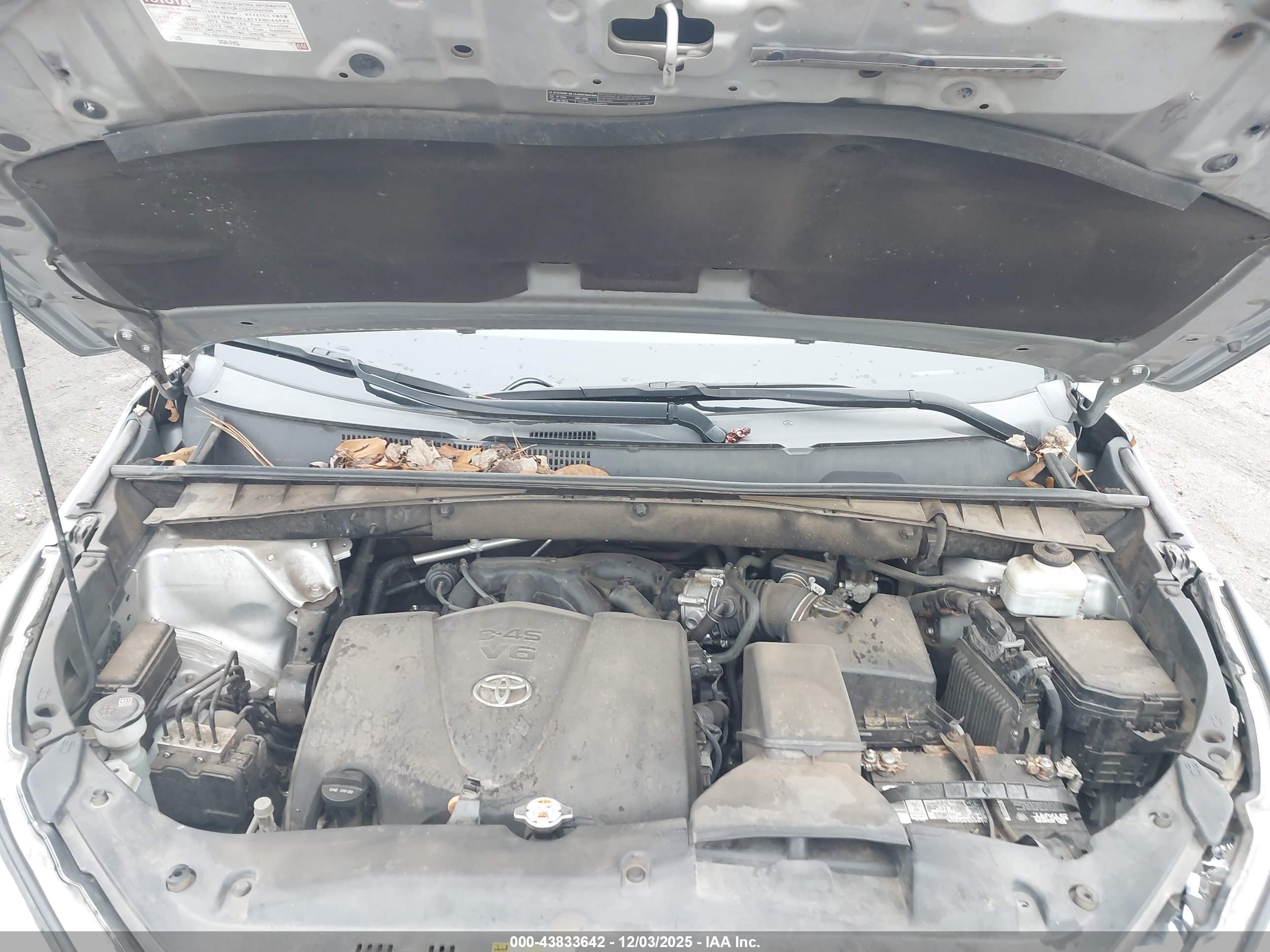 TOYOTA HIGHLANDER image 10