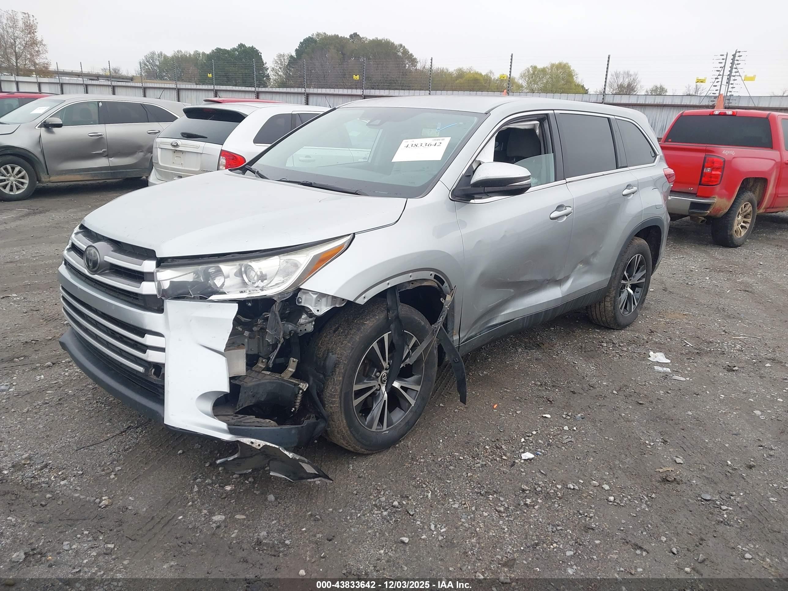 TOYOTA HIGHLANDER image 2