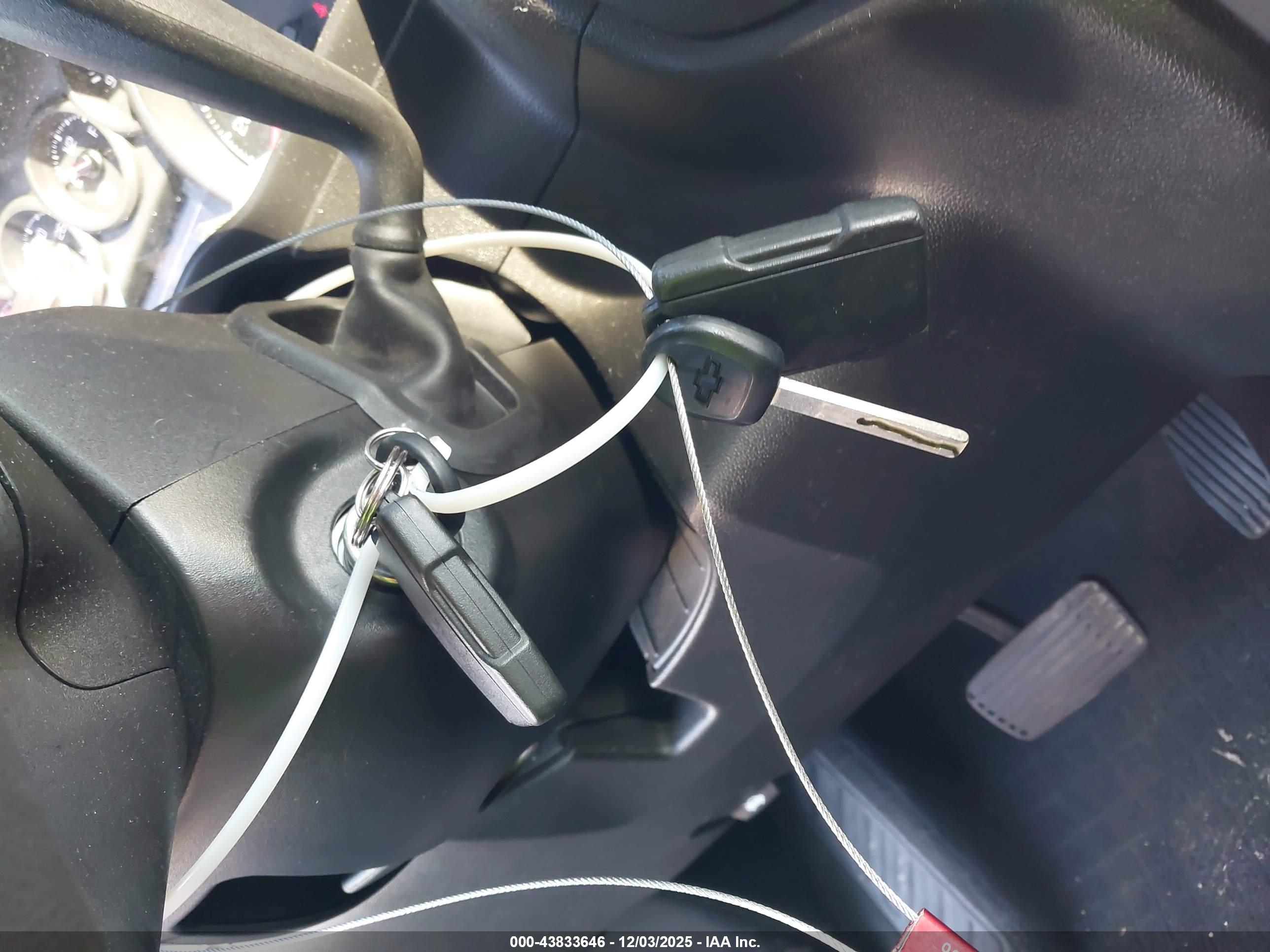CHEVROLET SILVERADO image 11
