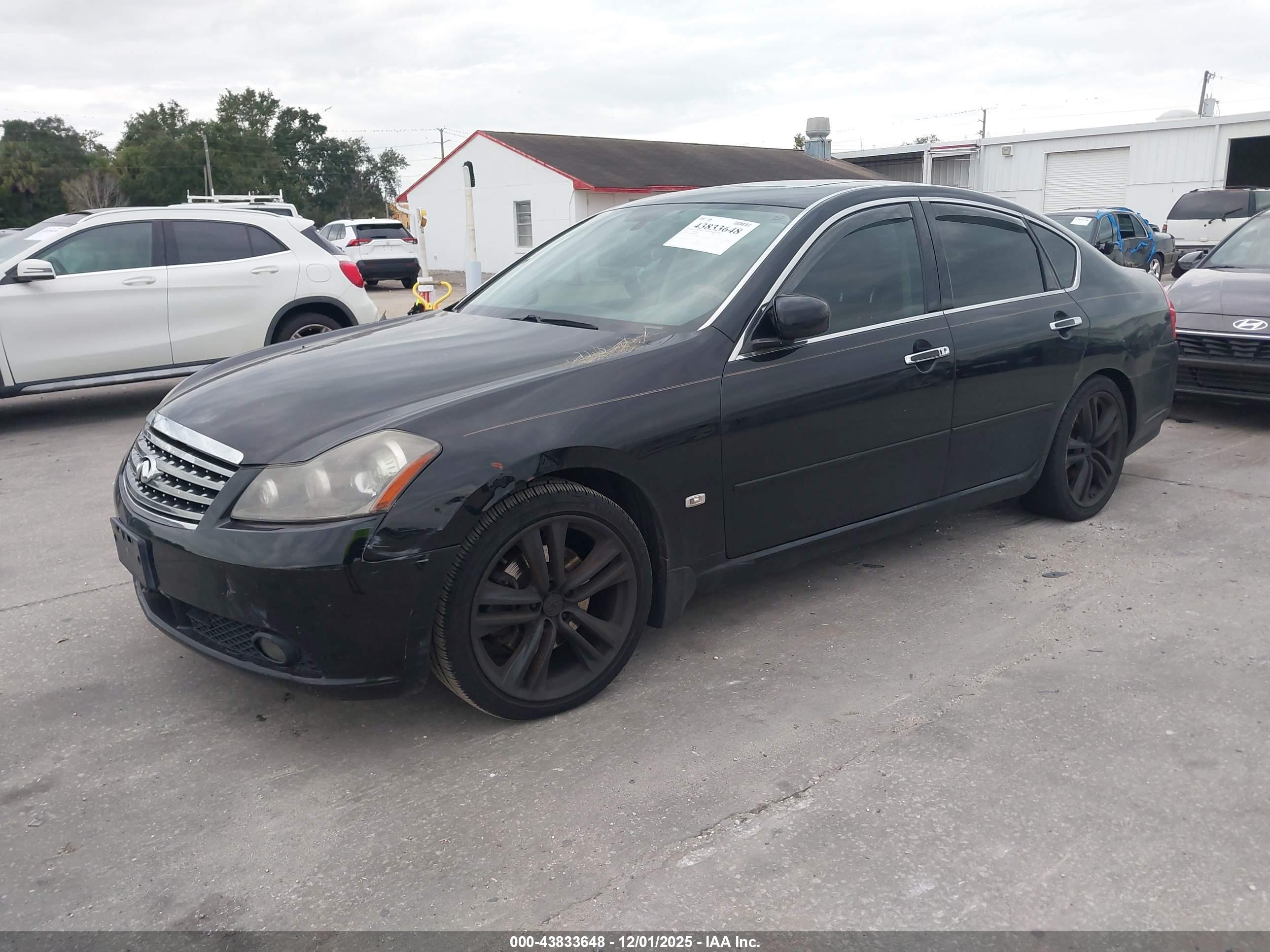 INFINITI M35 image 2