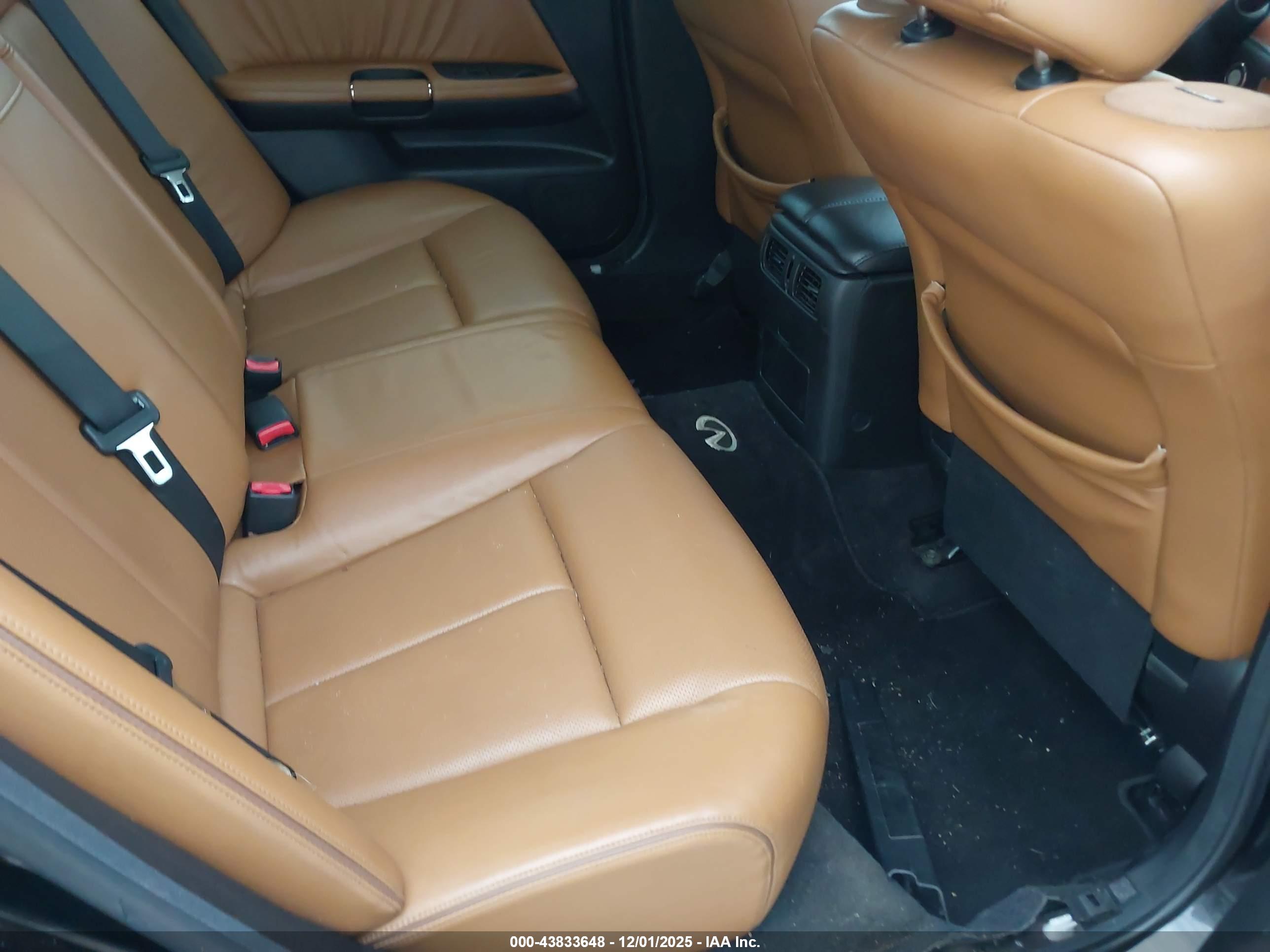 INFINITI M35 image 8