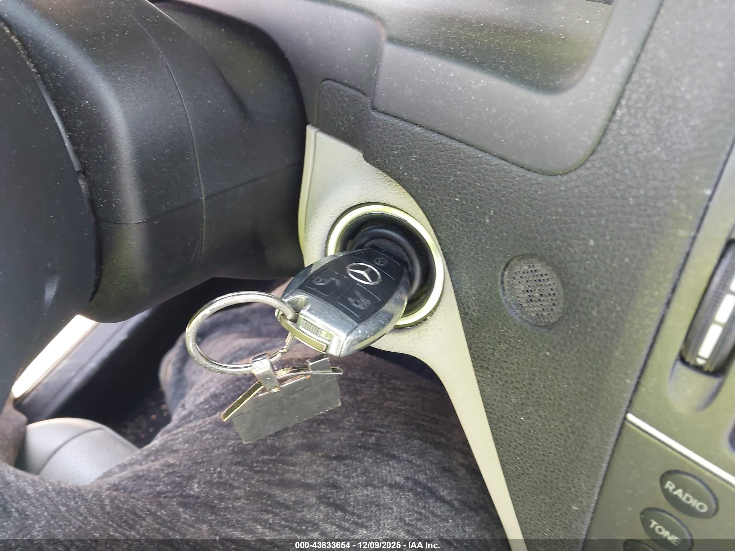 MERCEDES-BENZ C image 11