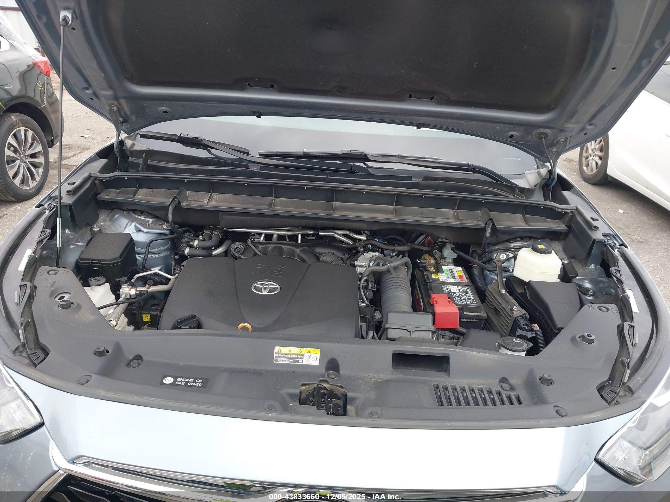 TOYOTA HIGHLANDER image 10