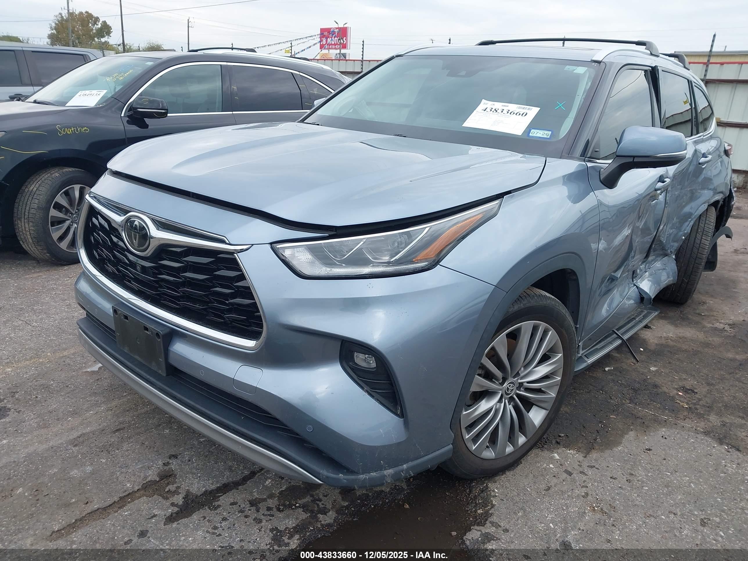 TOYOTA HIGHLANDER image 6