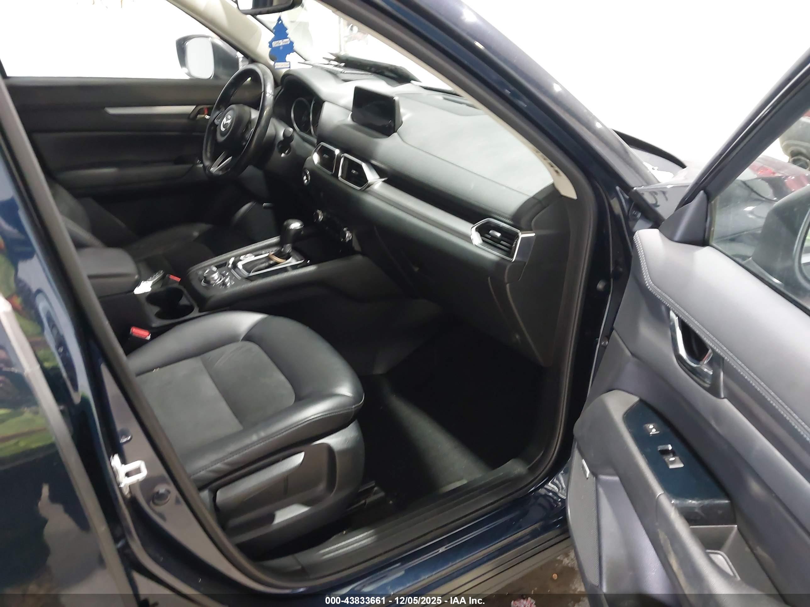 MAZDA CX-5 image 5
