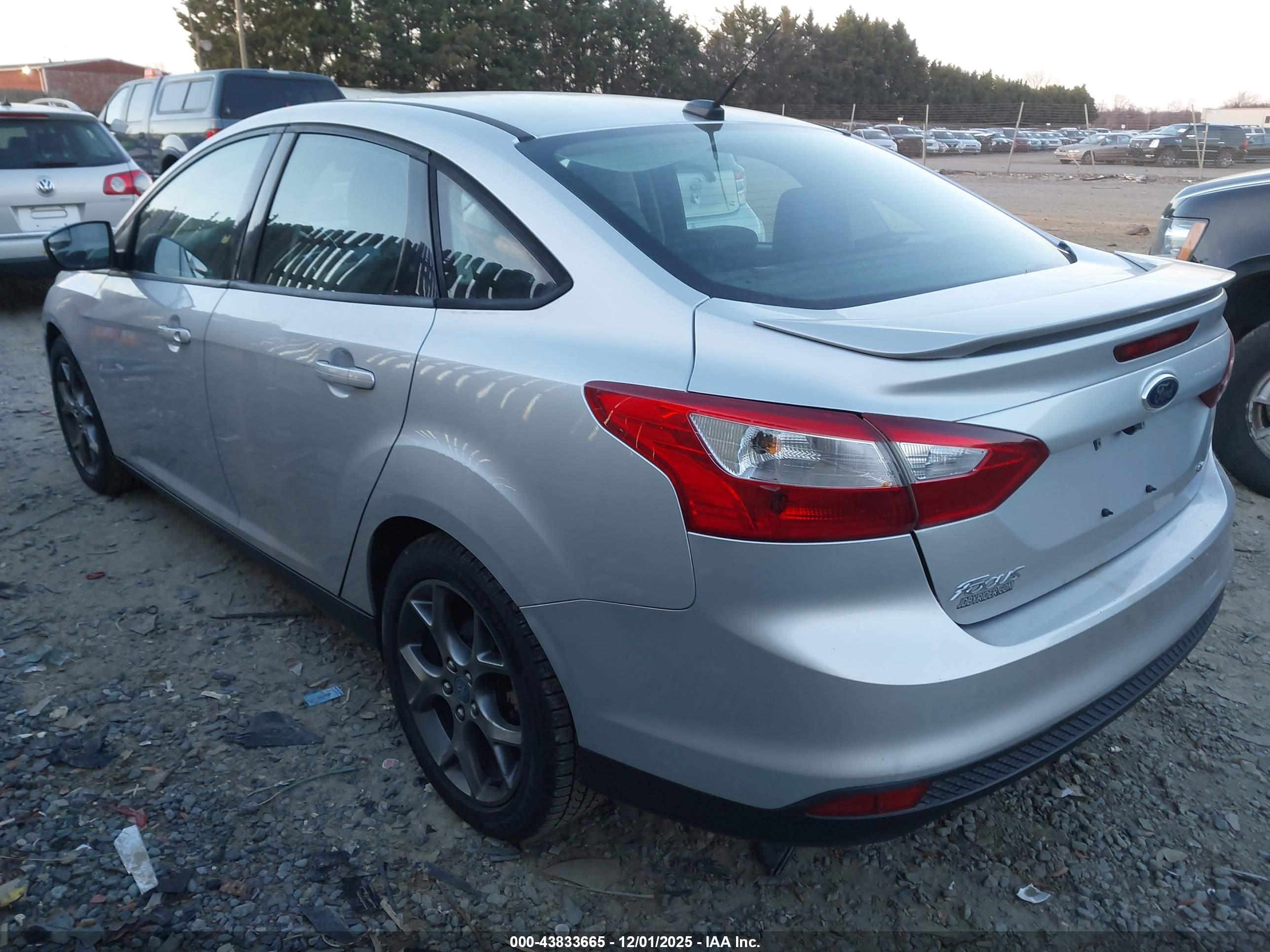 FORD FOCUS image 3
