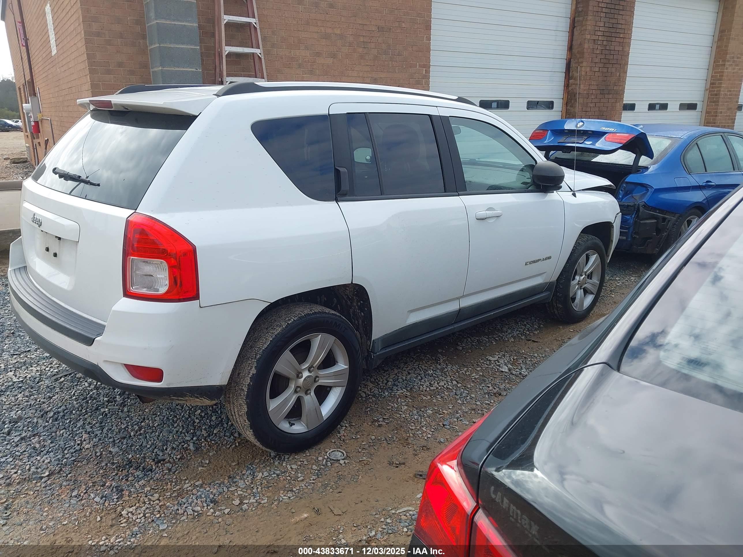 JEEP COMPASS image 4