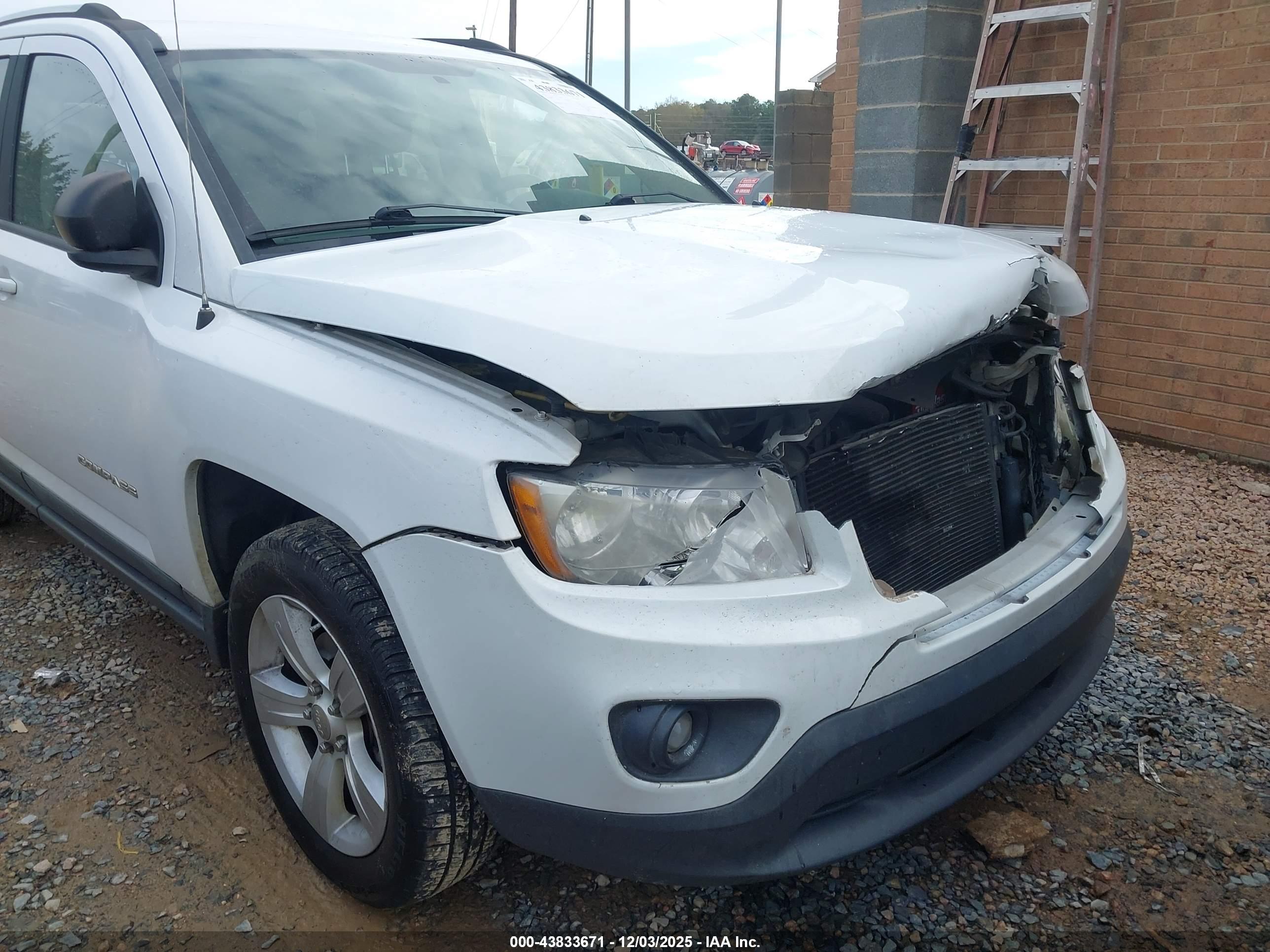 JEEP COMPASS image 6