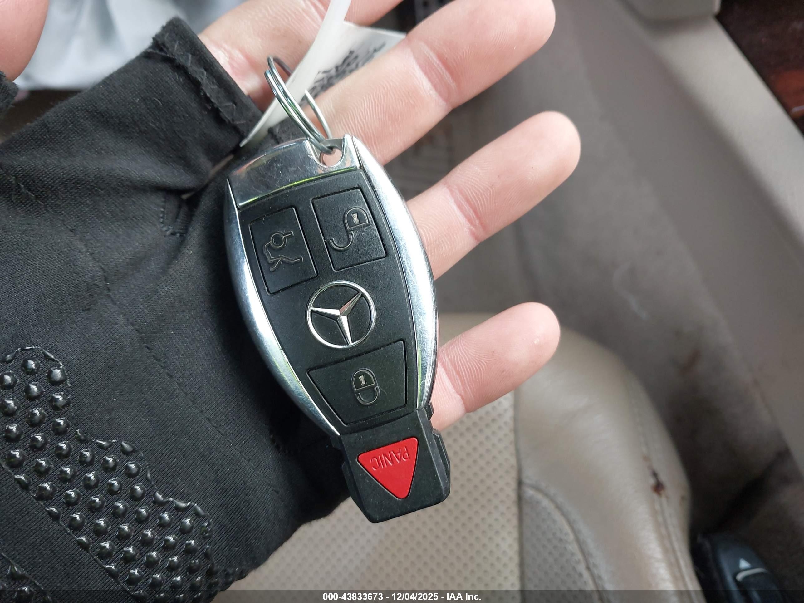 MERCEDES-BENZ E image 11