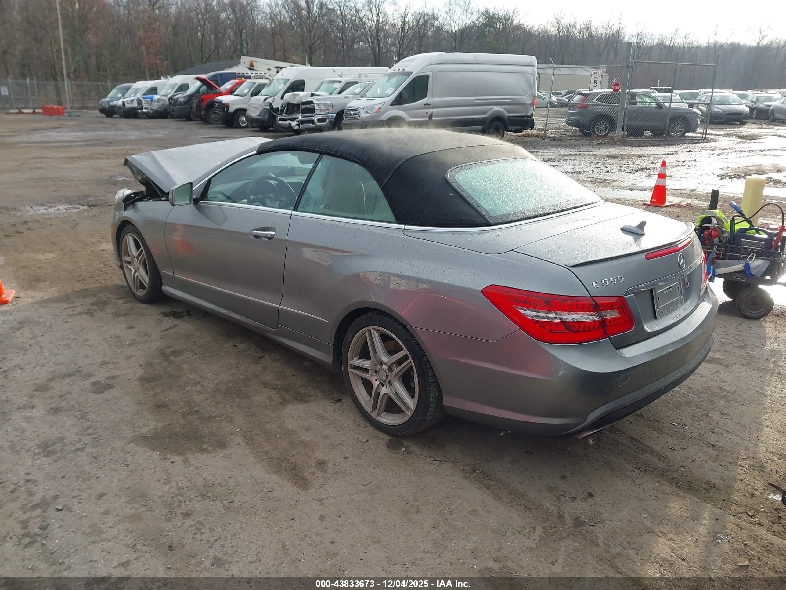 MERCEDES-BENZ E image 3