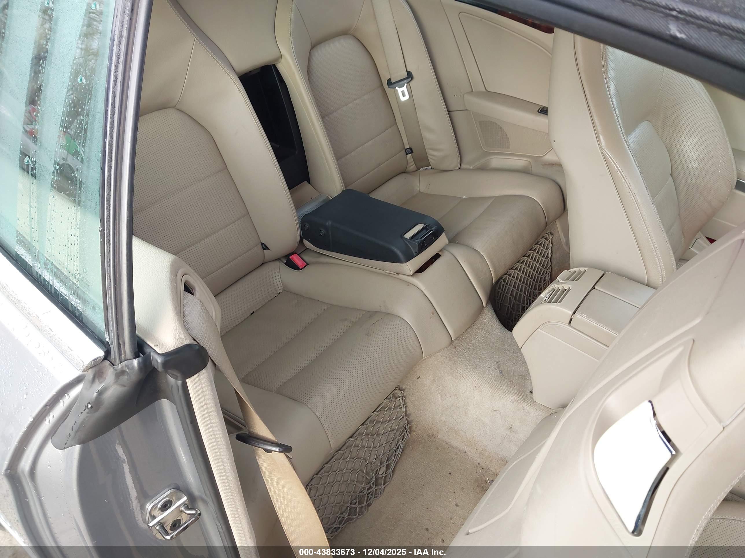 MERCEDES-BENZ E image 8