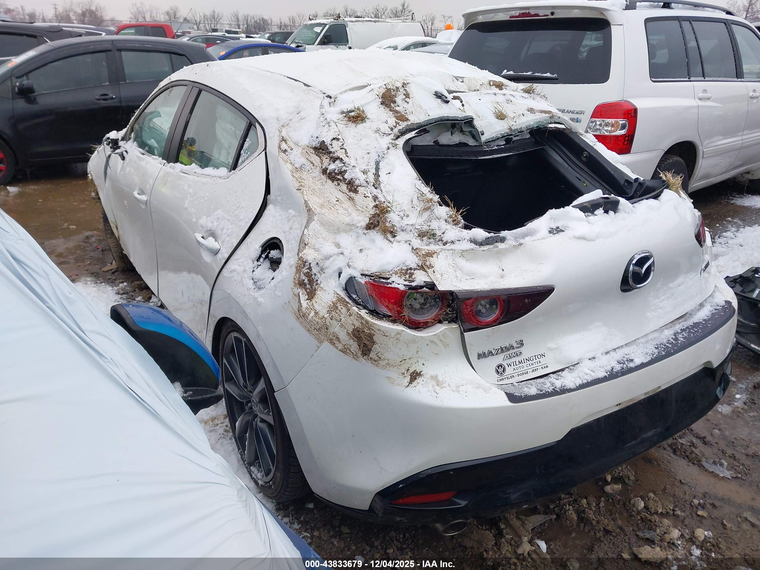 MAZDA MAZDA3 image 3