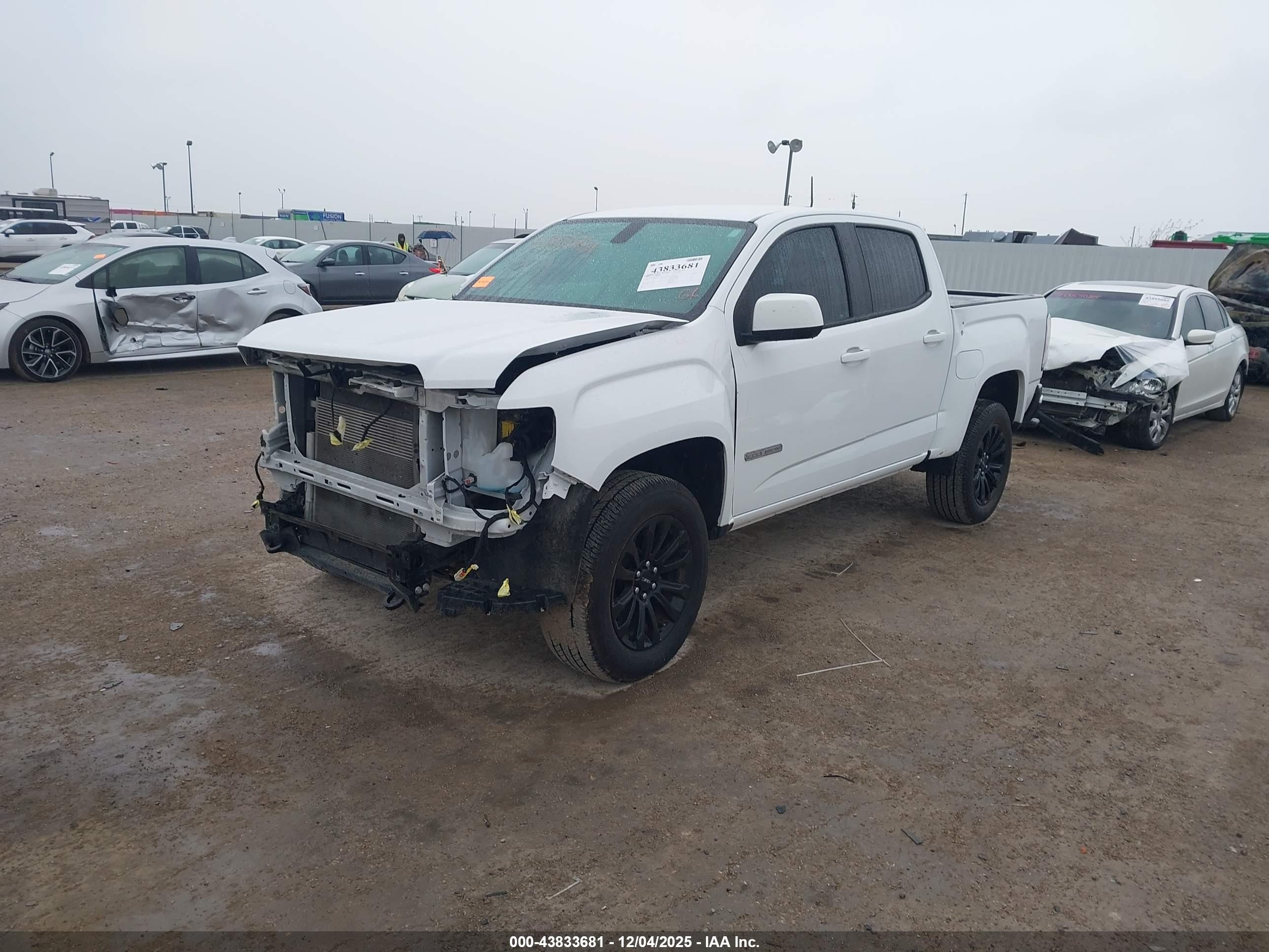 GMC CANYON image 2