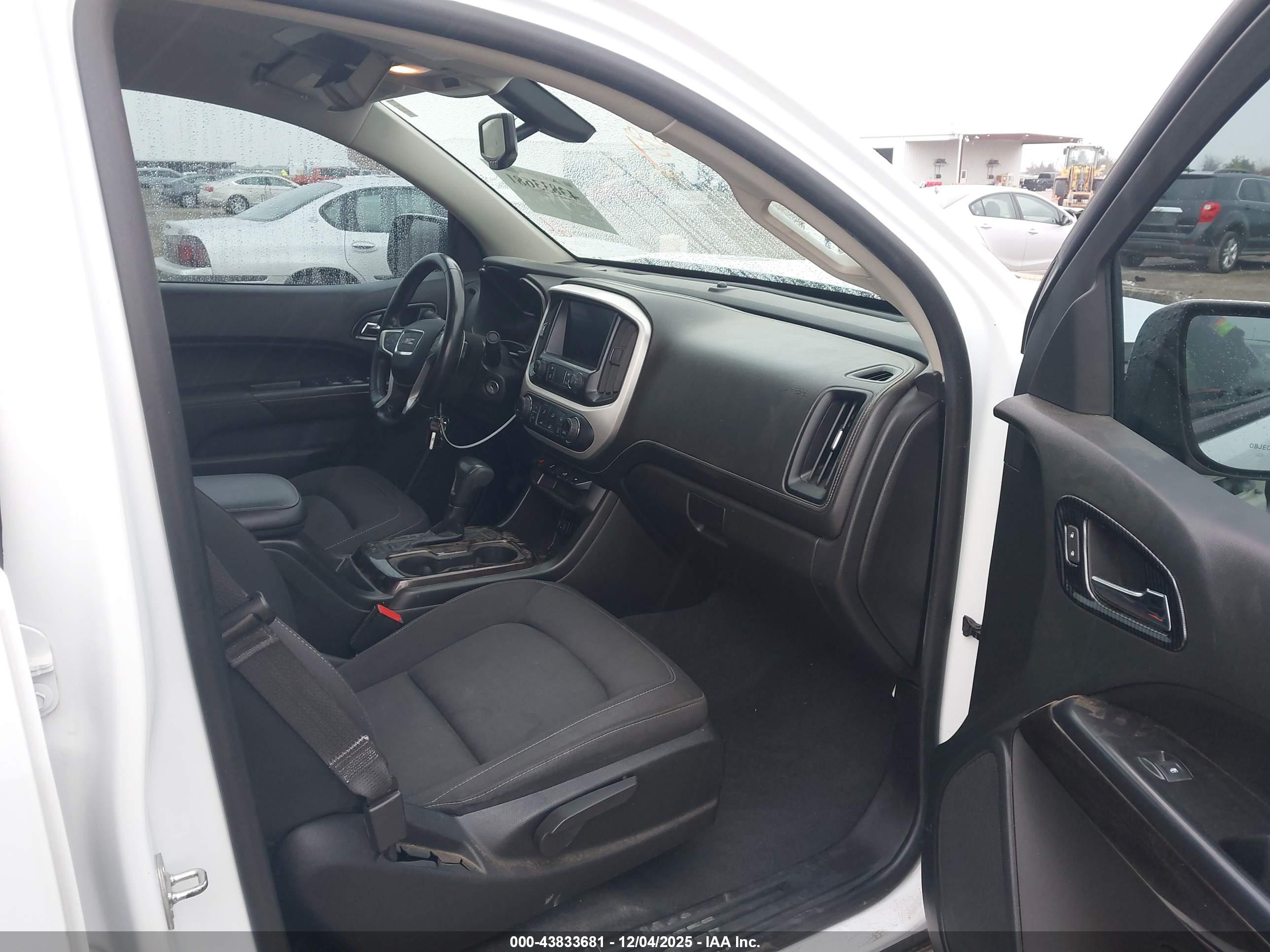 GMC CANYON image 5