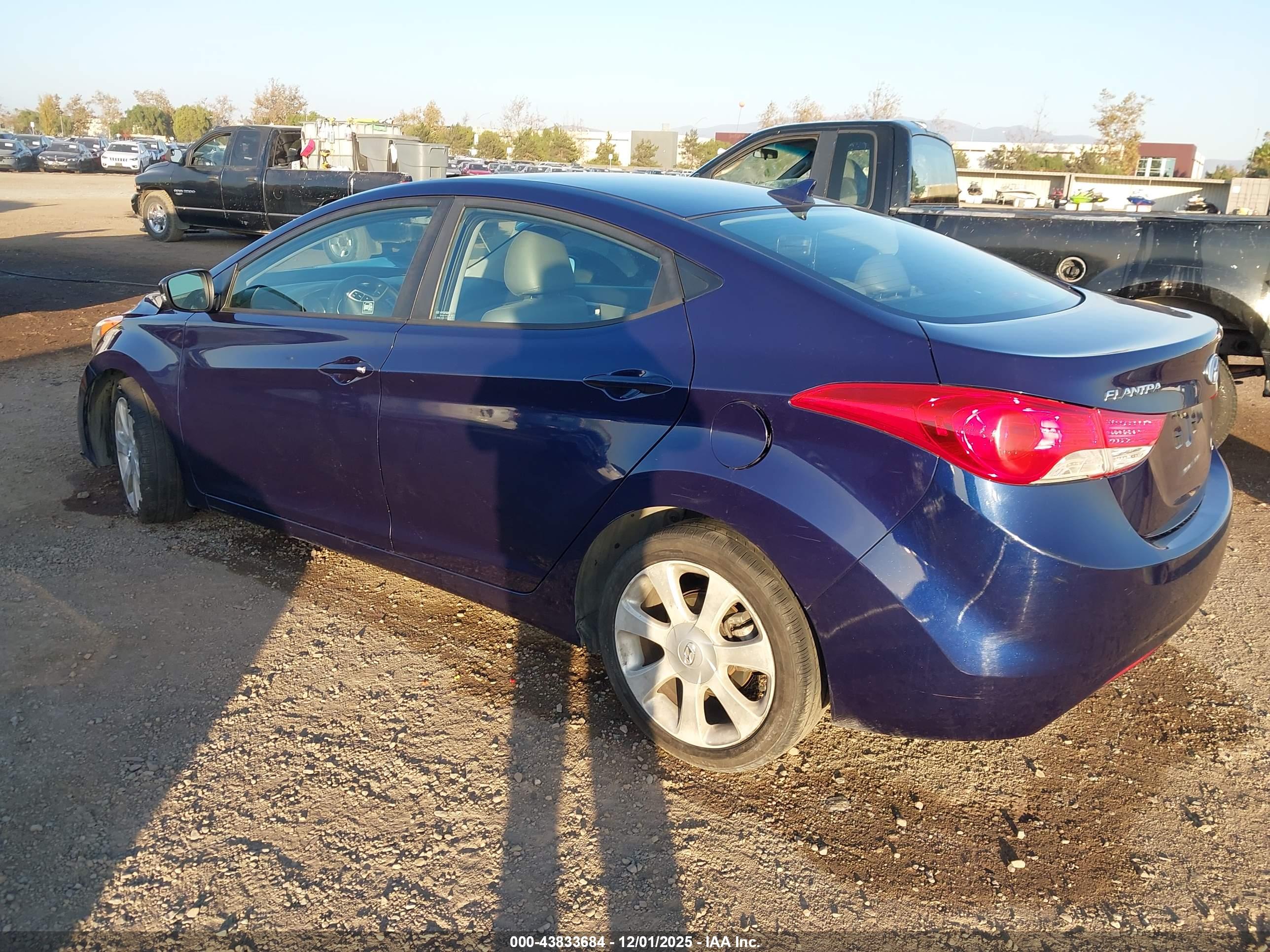HYUNDAI ELANTRA image 3