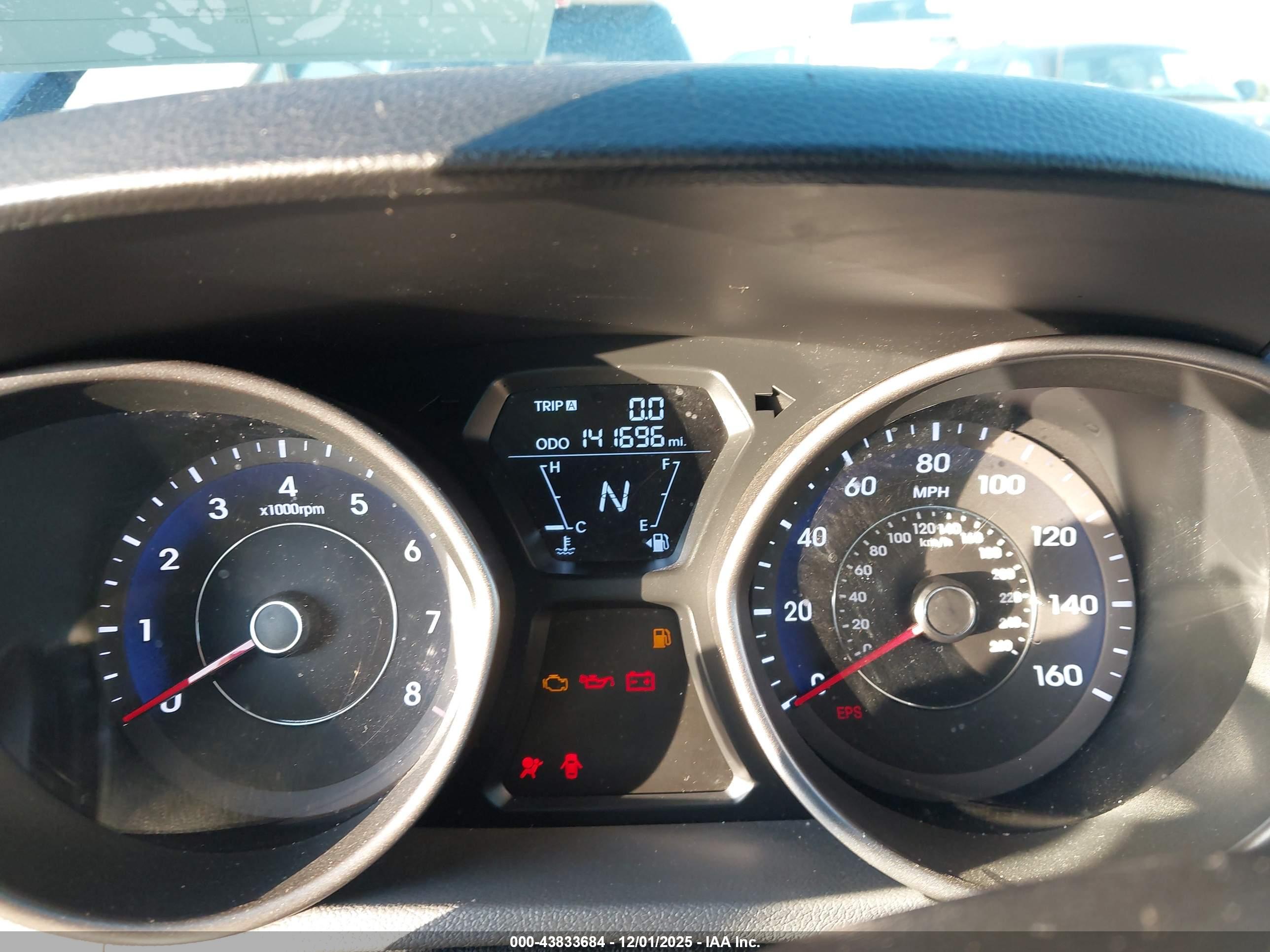 HYUNDAI ELANTRA image 7