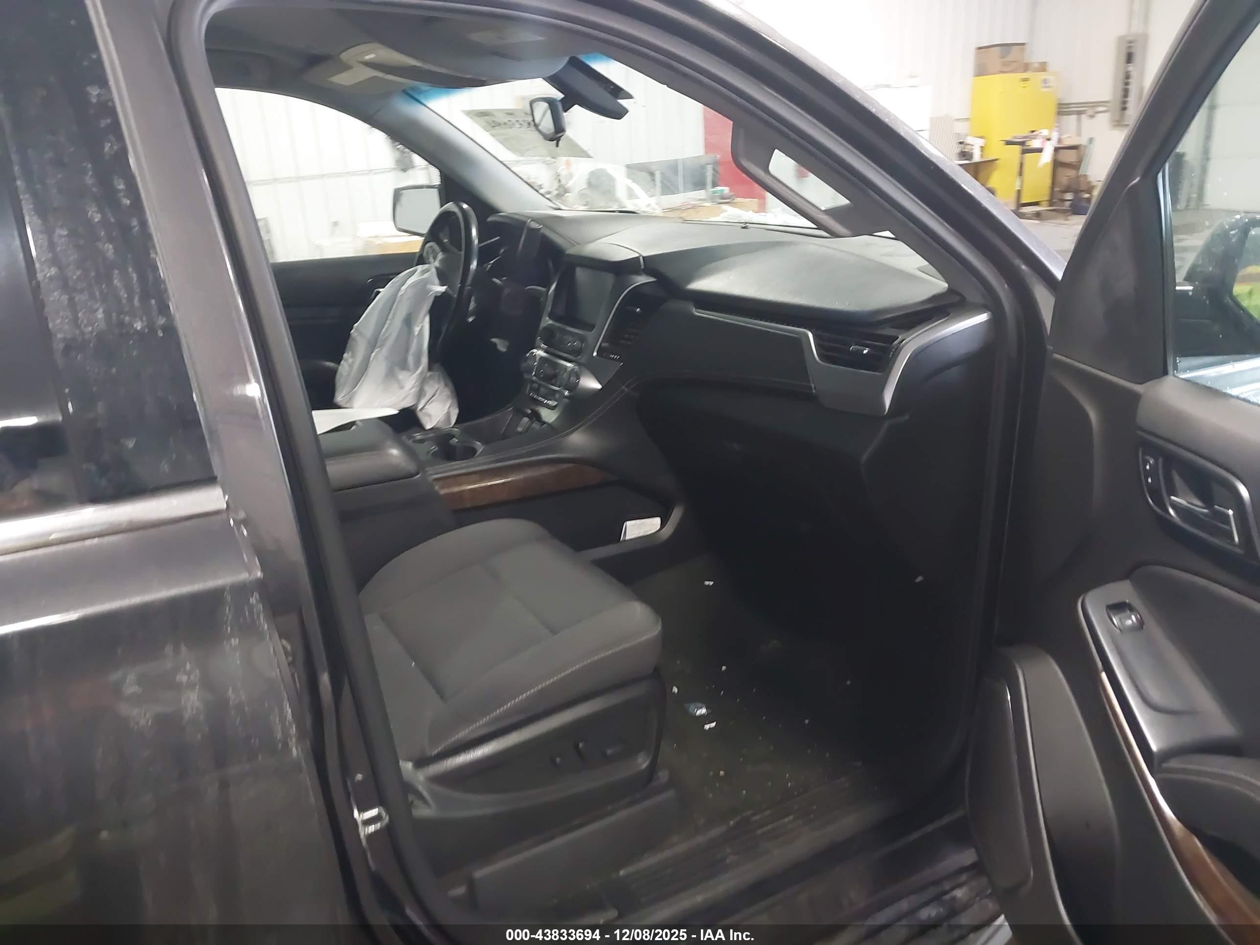 CHEVROLET TAHOE image 5