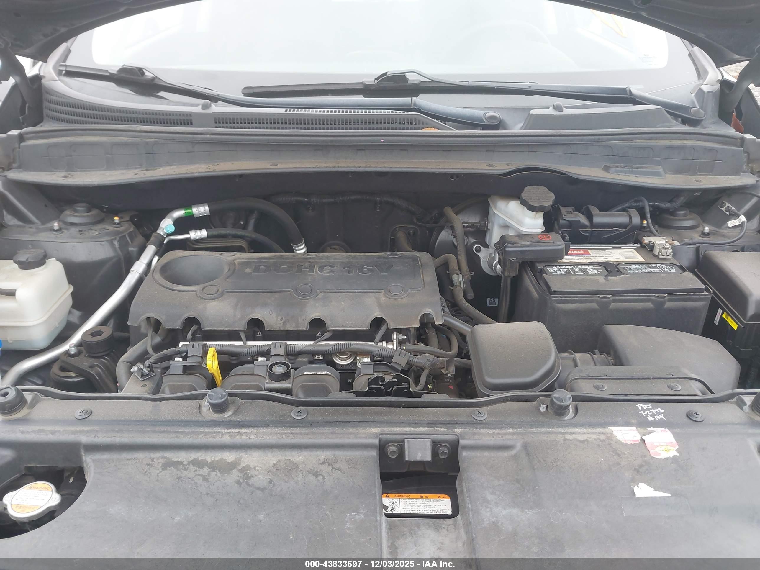 HYUNDAI TUCSON image 10
