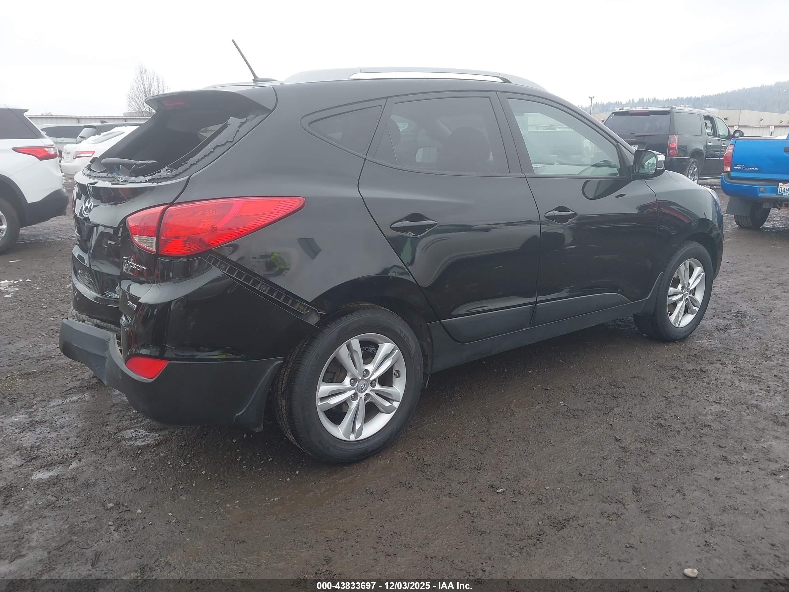 HYUNDAI TUCSON image 4