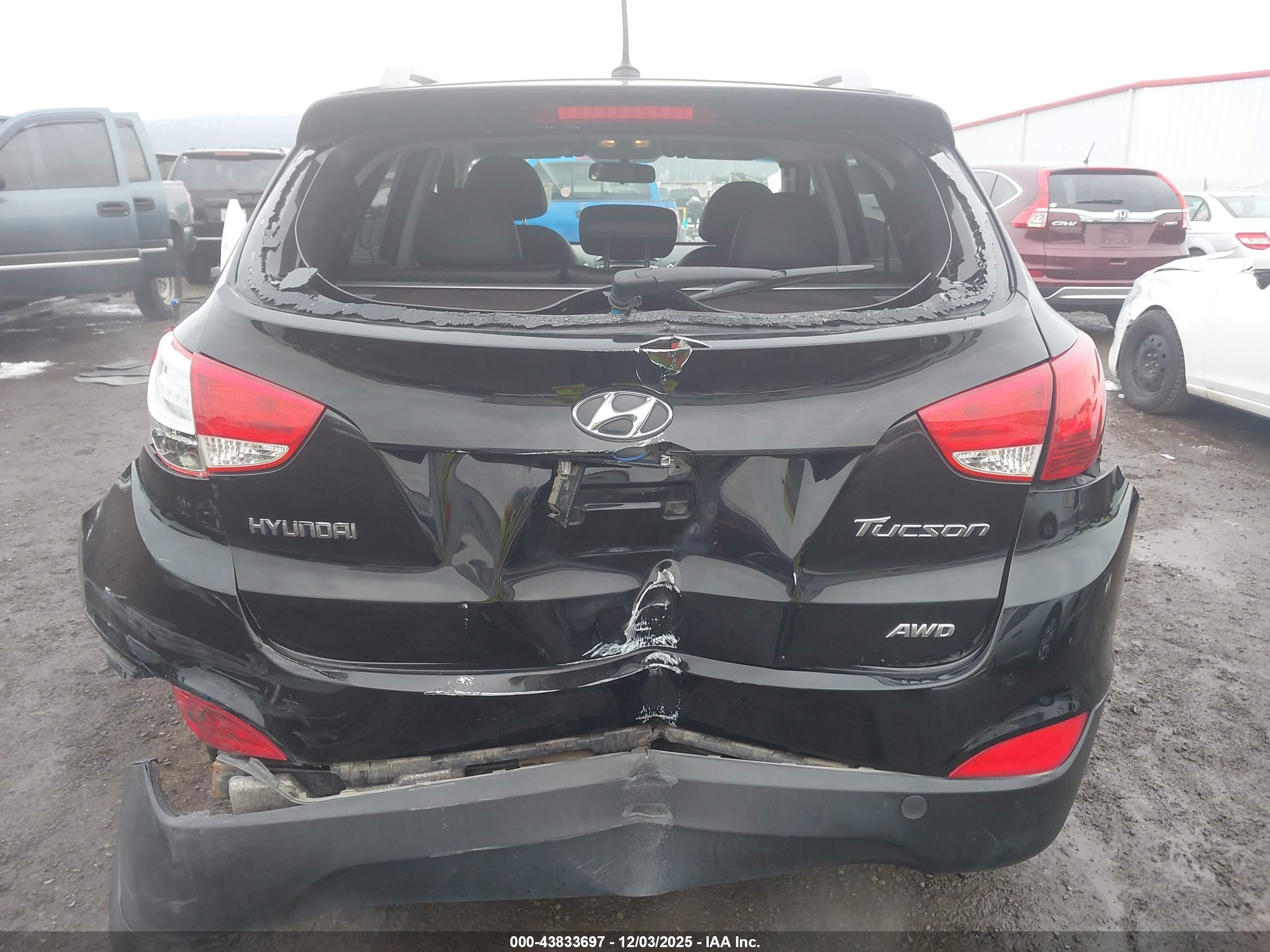 HYUNDAI TUCSON image 6
