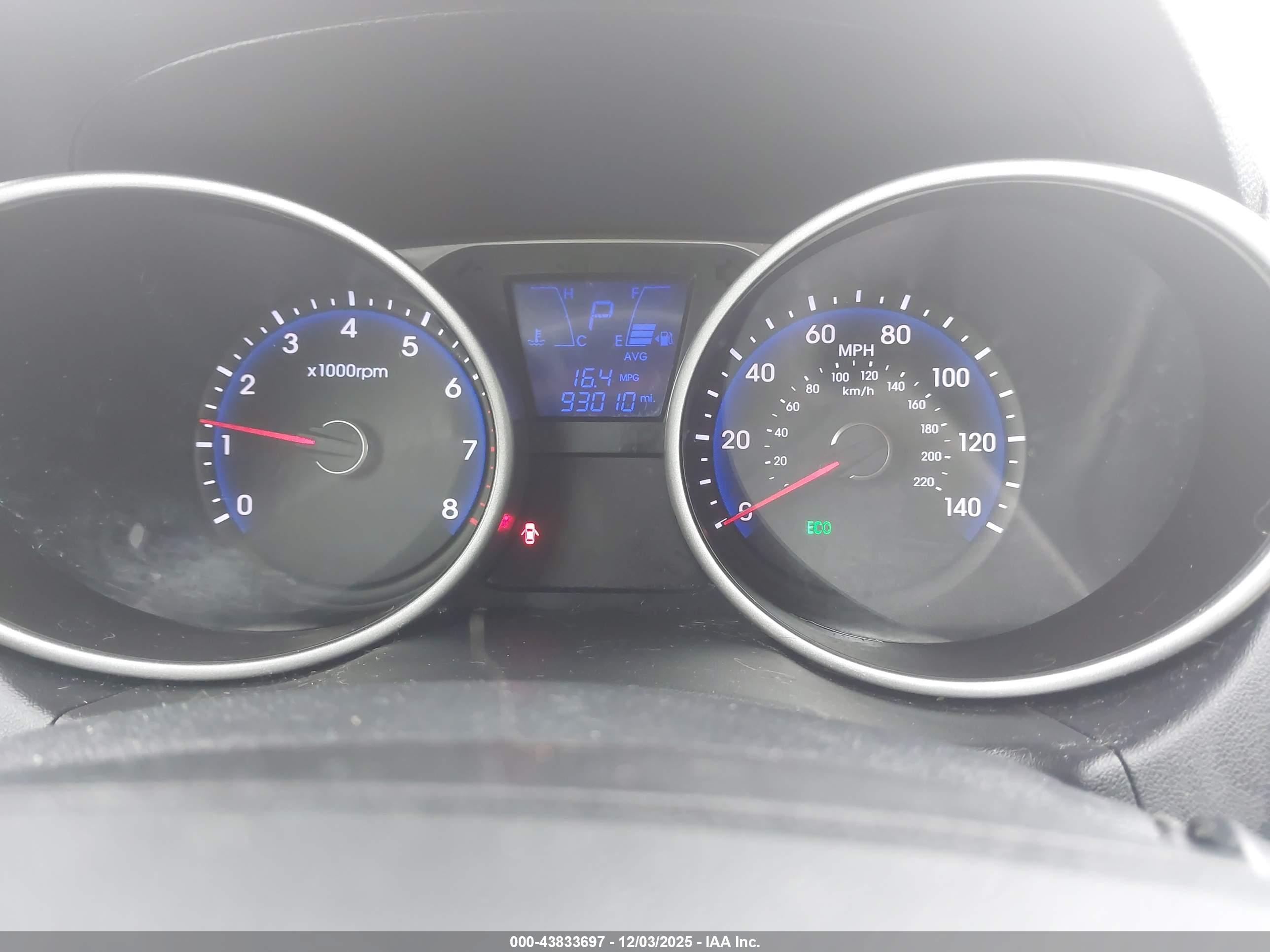 HYUNDAI TUCSON image 7