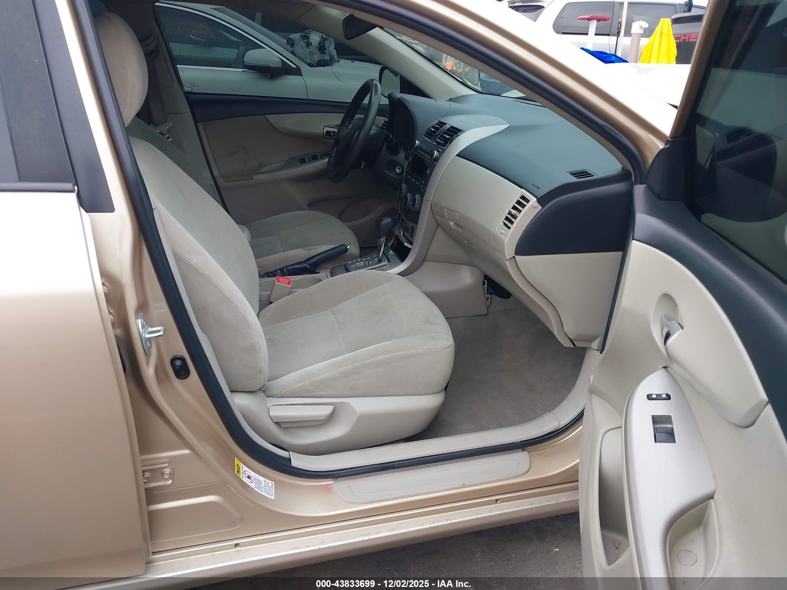 TOYOTA COROLLA image 5