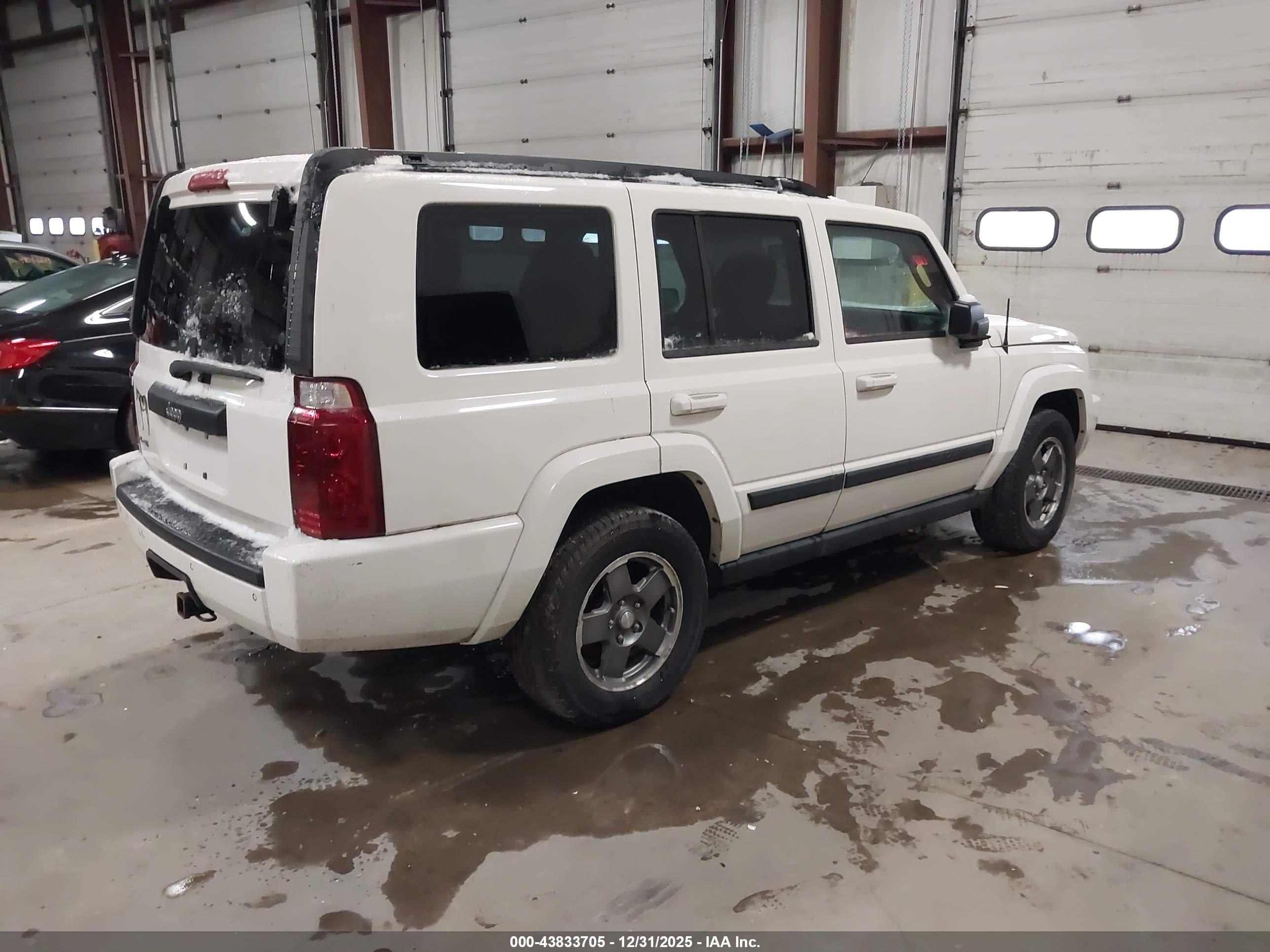 JEEP COMMANDER image 4