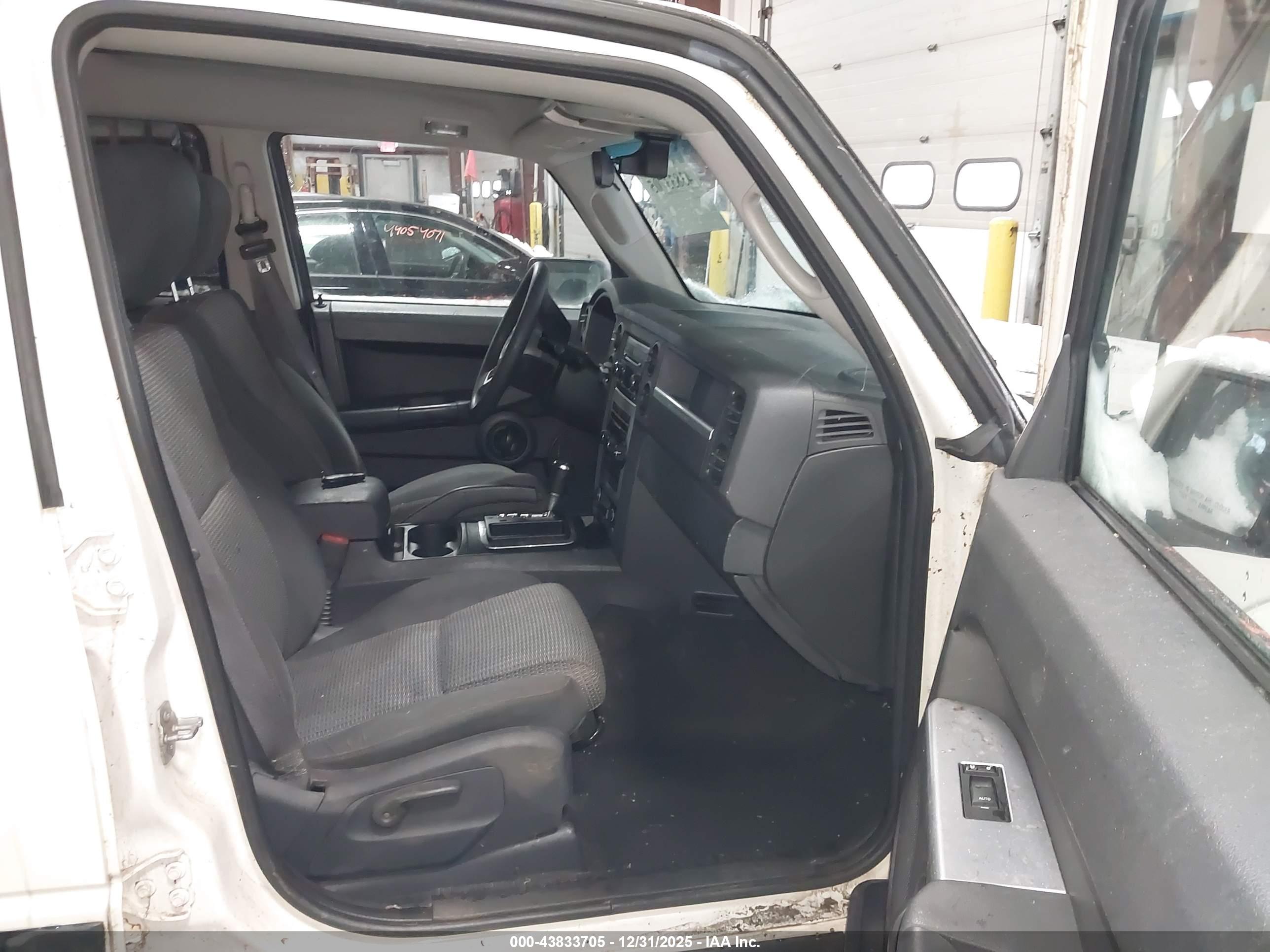 JEEP COMMANDER image 5